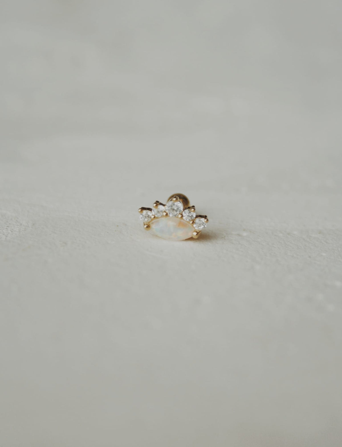 Majesty Cartilage Stud