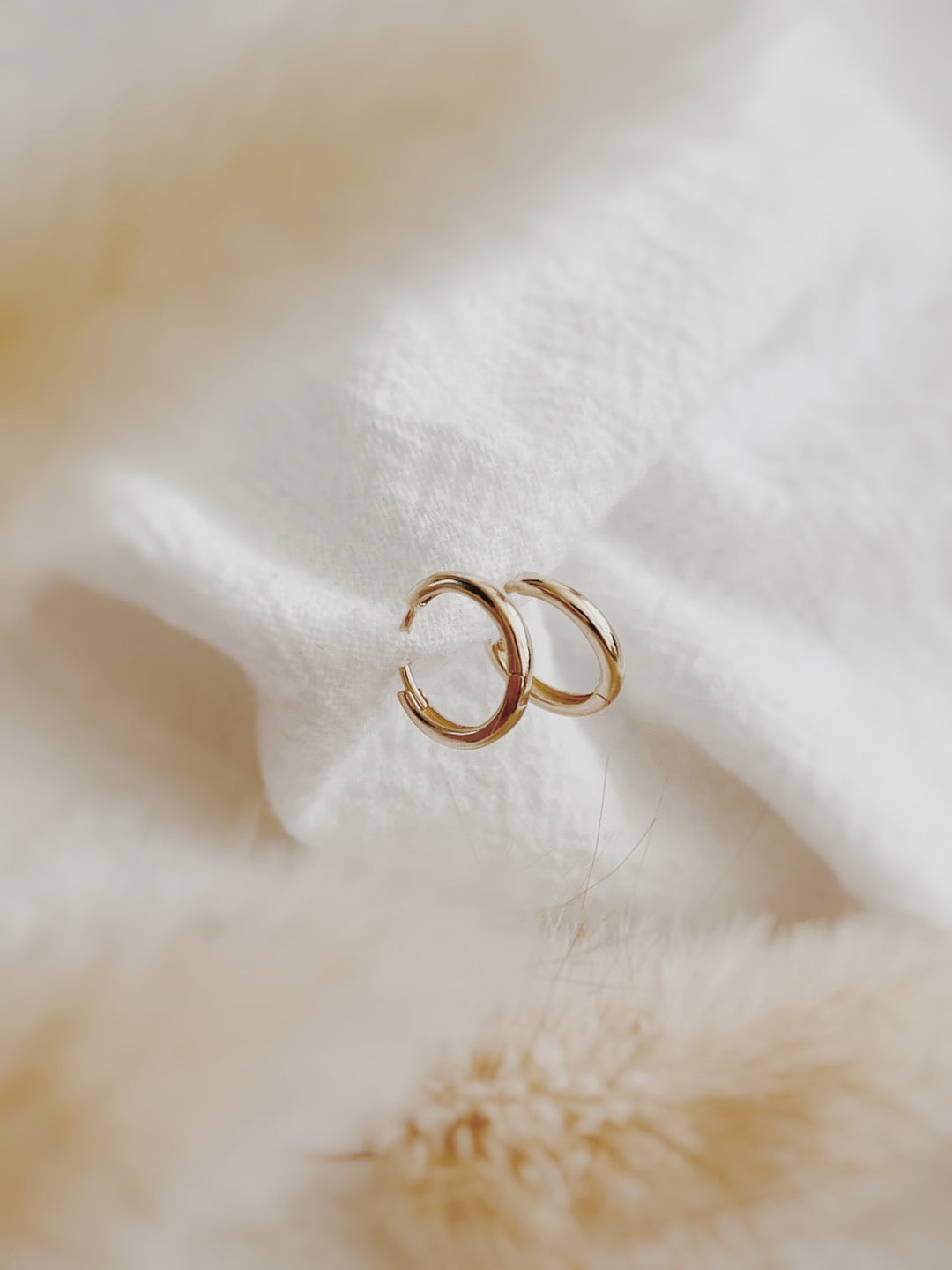 10k Simple Huggie Hoops