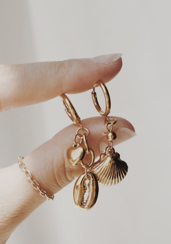 Isla Seashell Huggie Hoops
