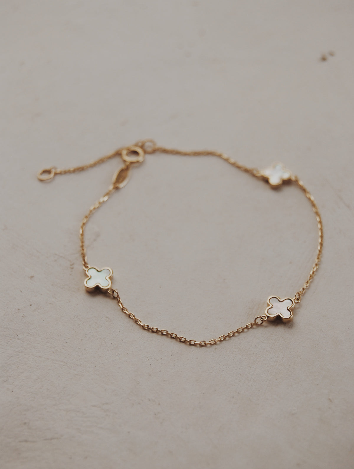 10k Gold Mother of Pearl Clover Bracelet