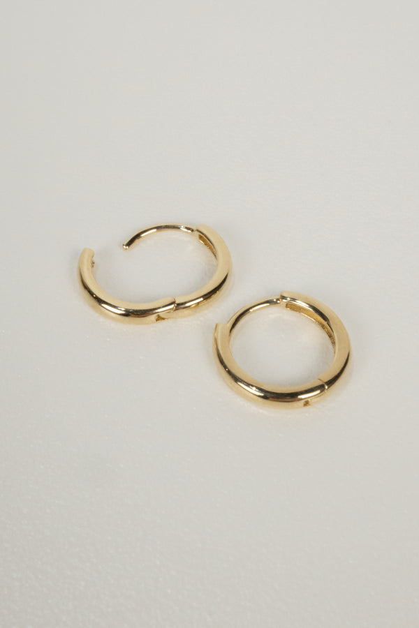 10k Simple Huggie Hoops