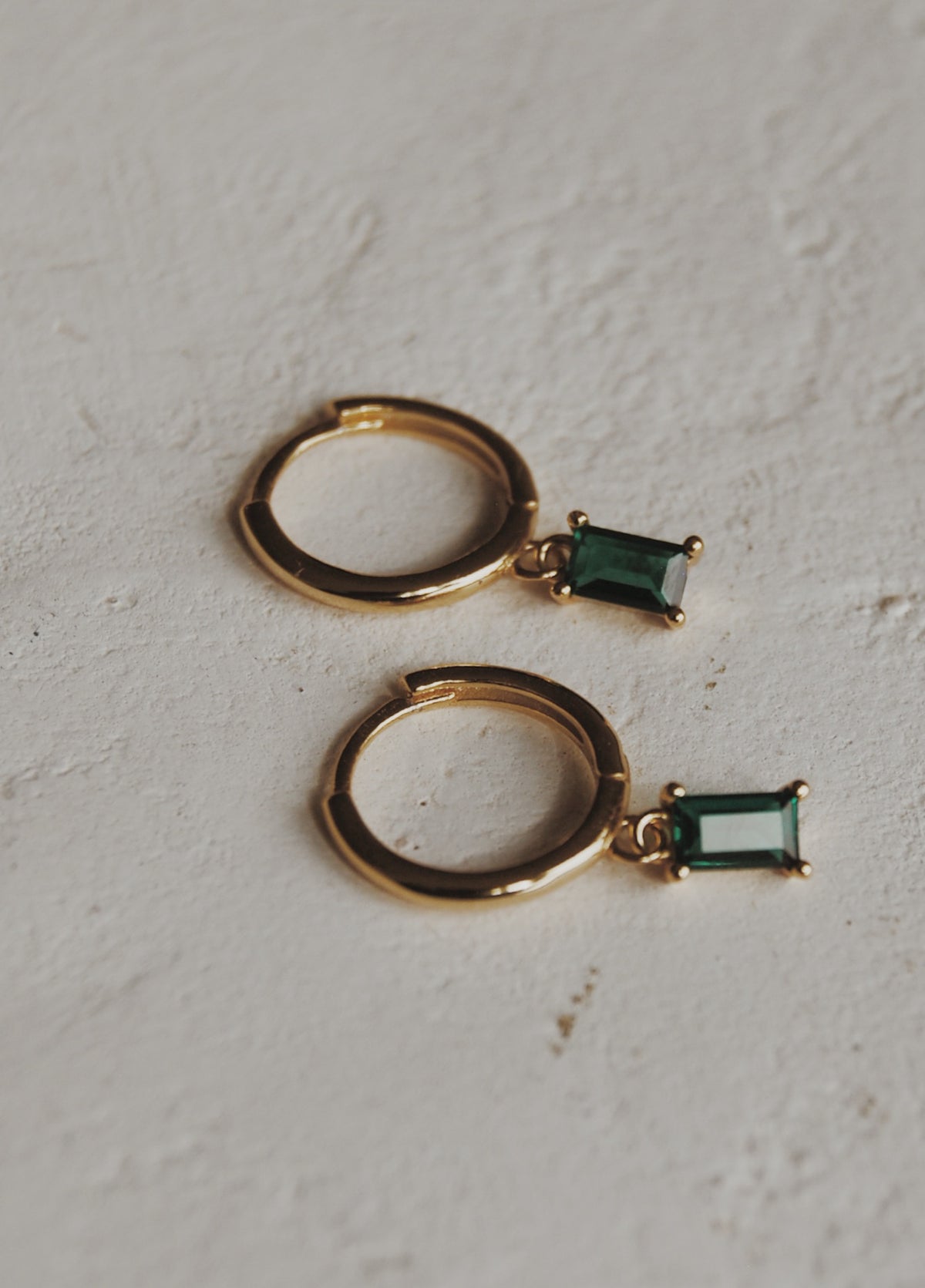 Azuriah Emerald Huggie Hoop Earrings