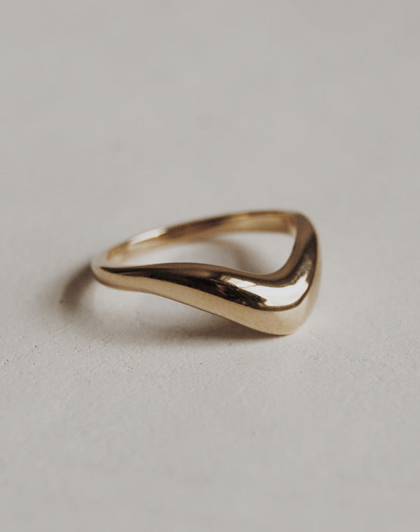 Margo Contour Wedding Band