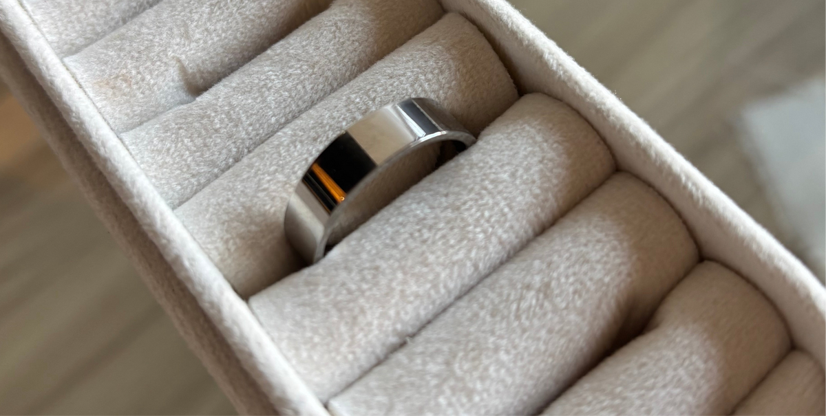 Kai Men's Titanium Wedding Band