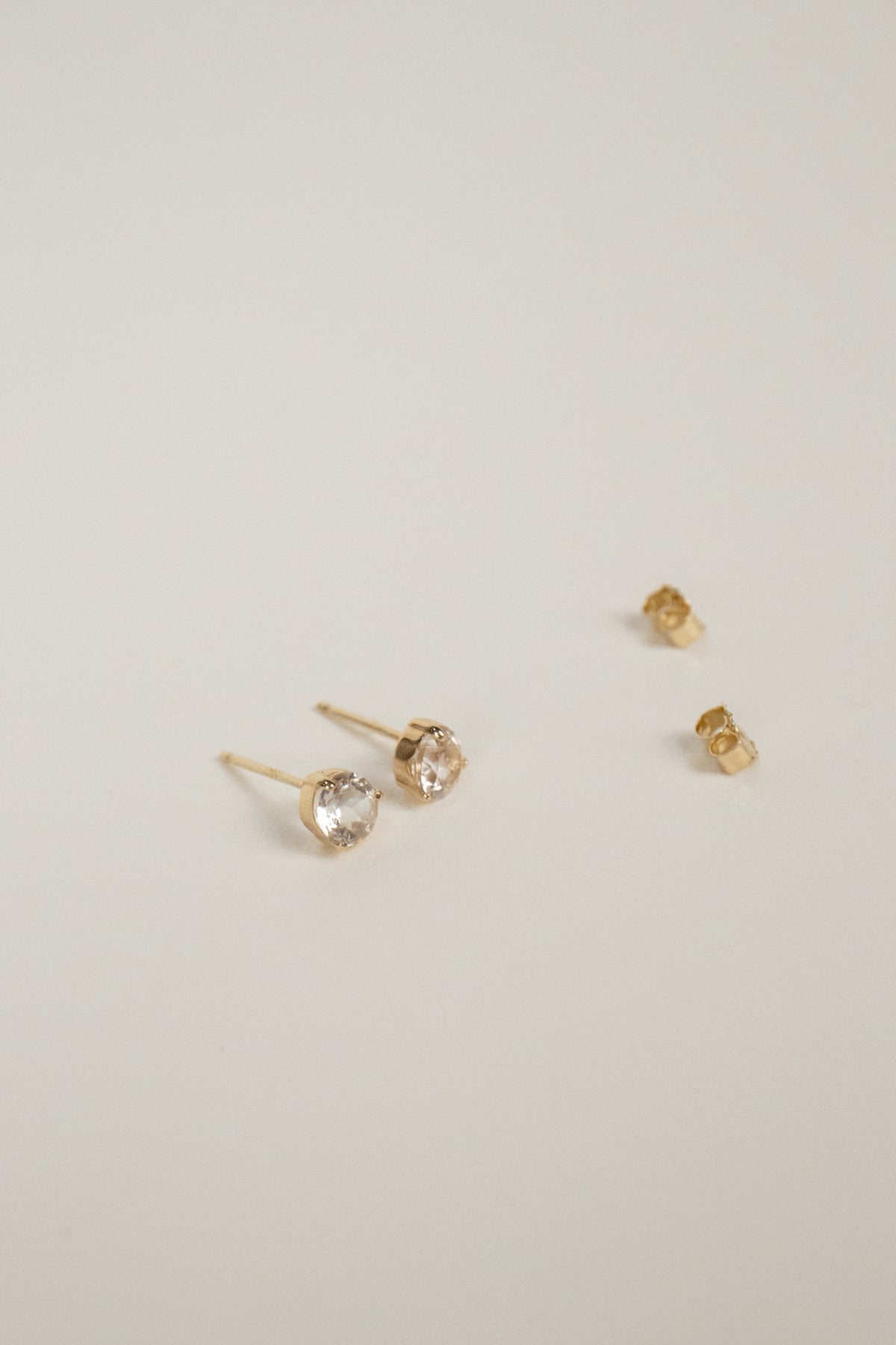 10k Olivia Round Stud Earrings