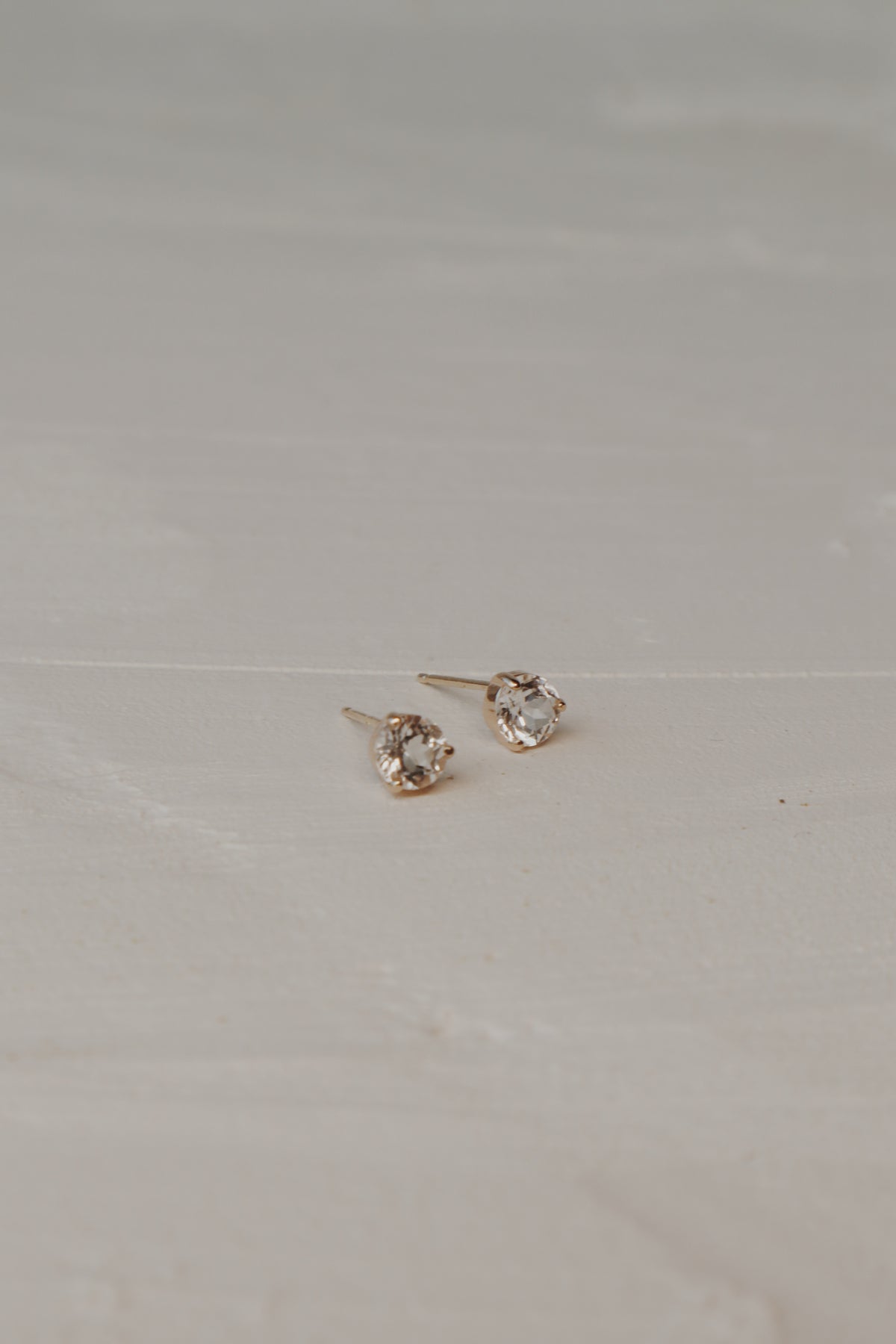 10k Olivia Round Stud Earrings