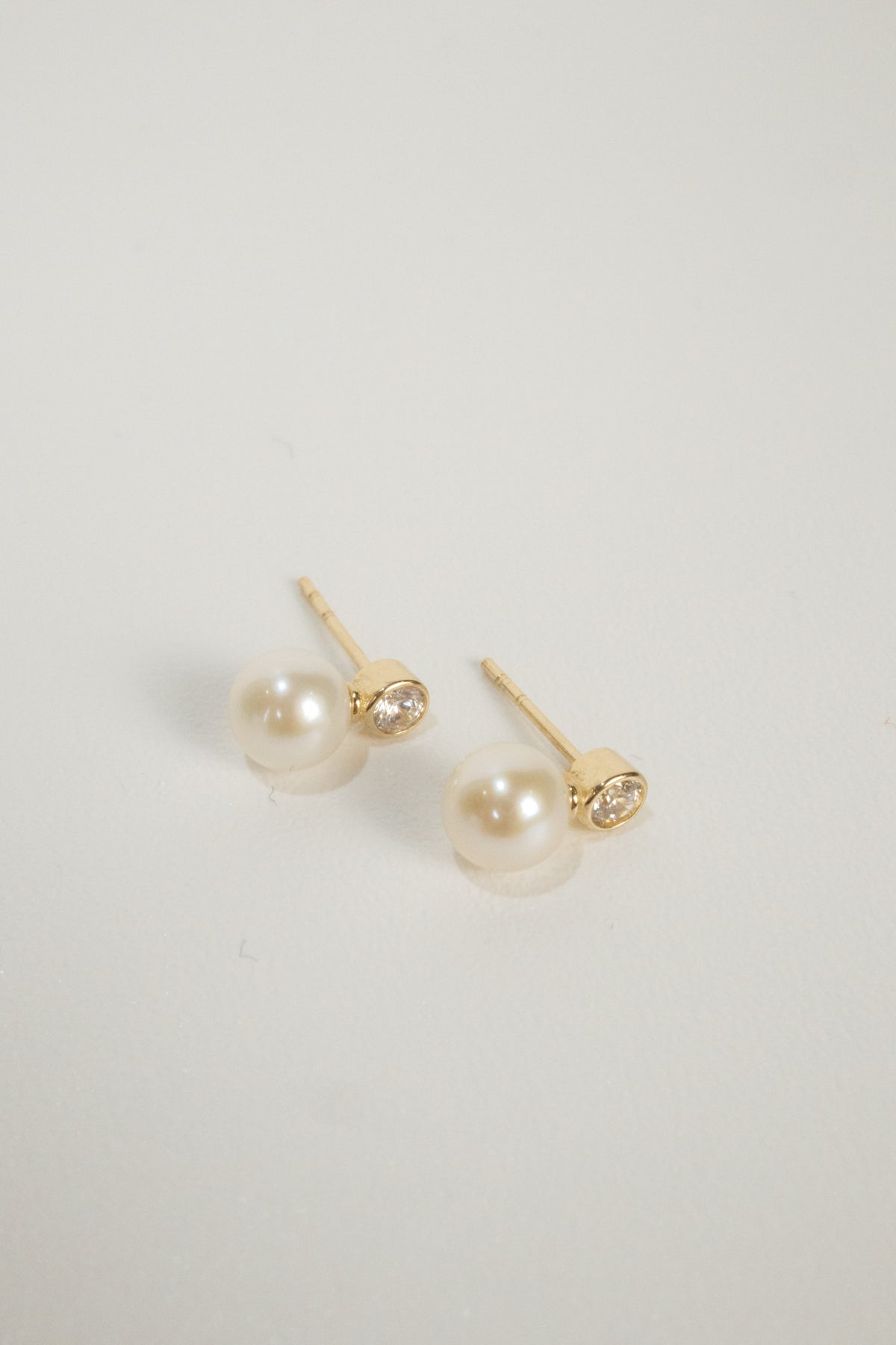 10k Winslow Pearl Earrings