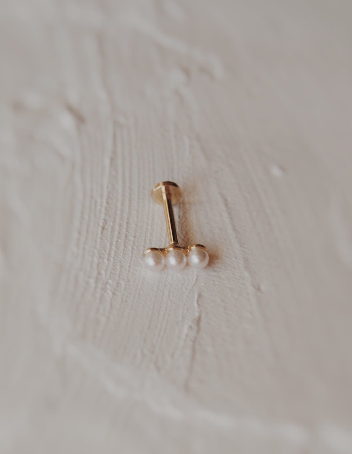 14k Wynona Pearl Cartilage Stud Earrings