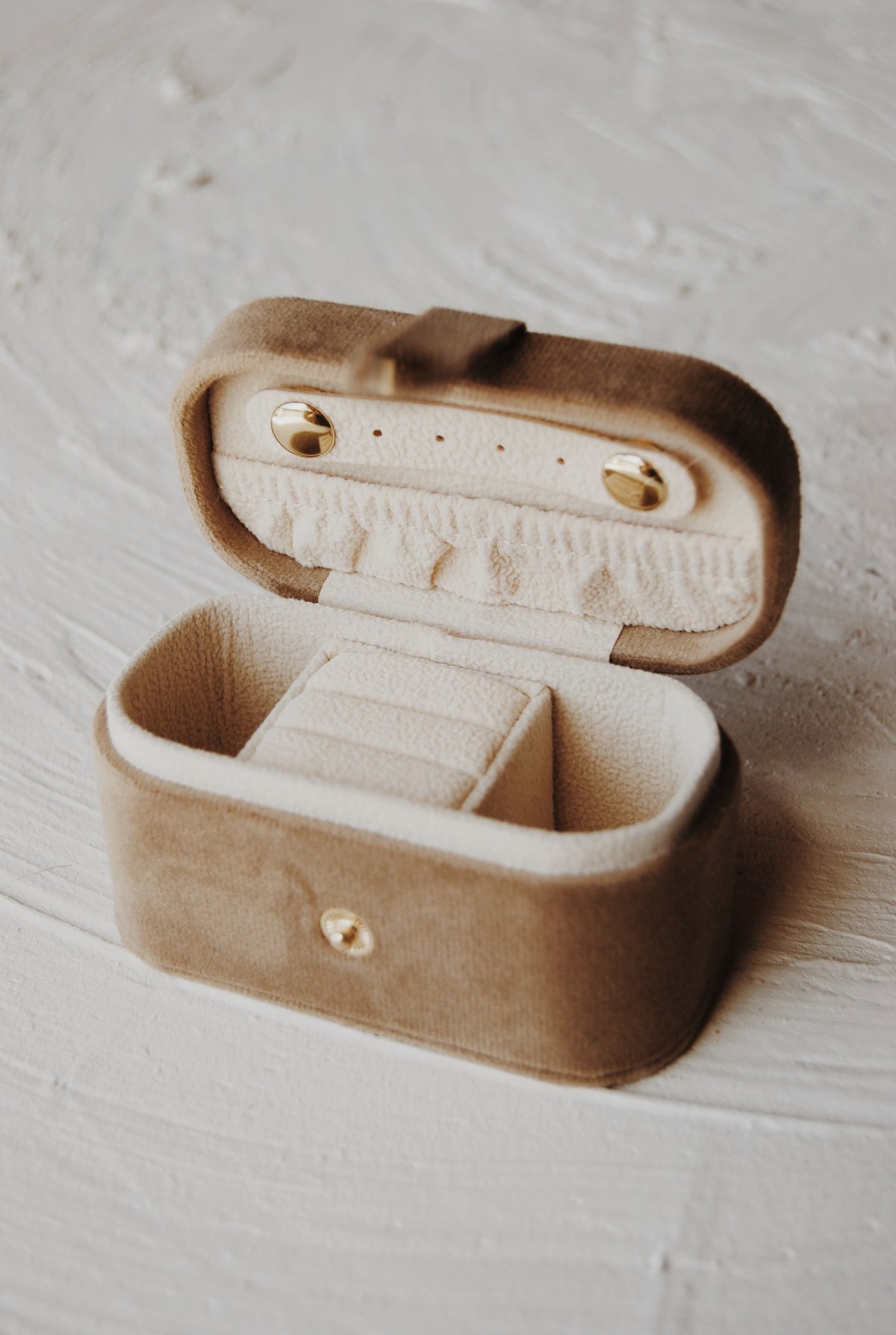 Sidekick Jewelry Box in Nudie