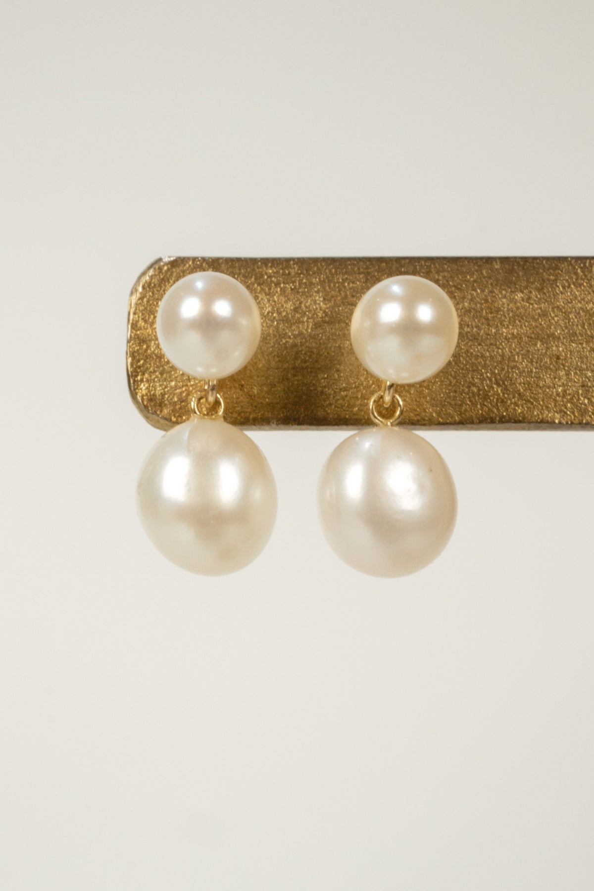 10k Brittan Pearl Earrings