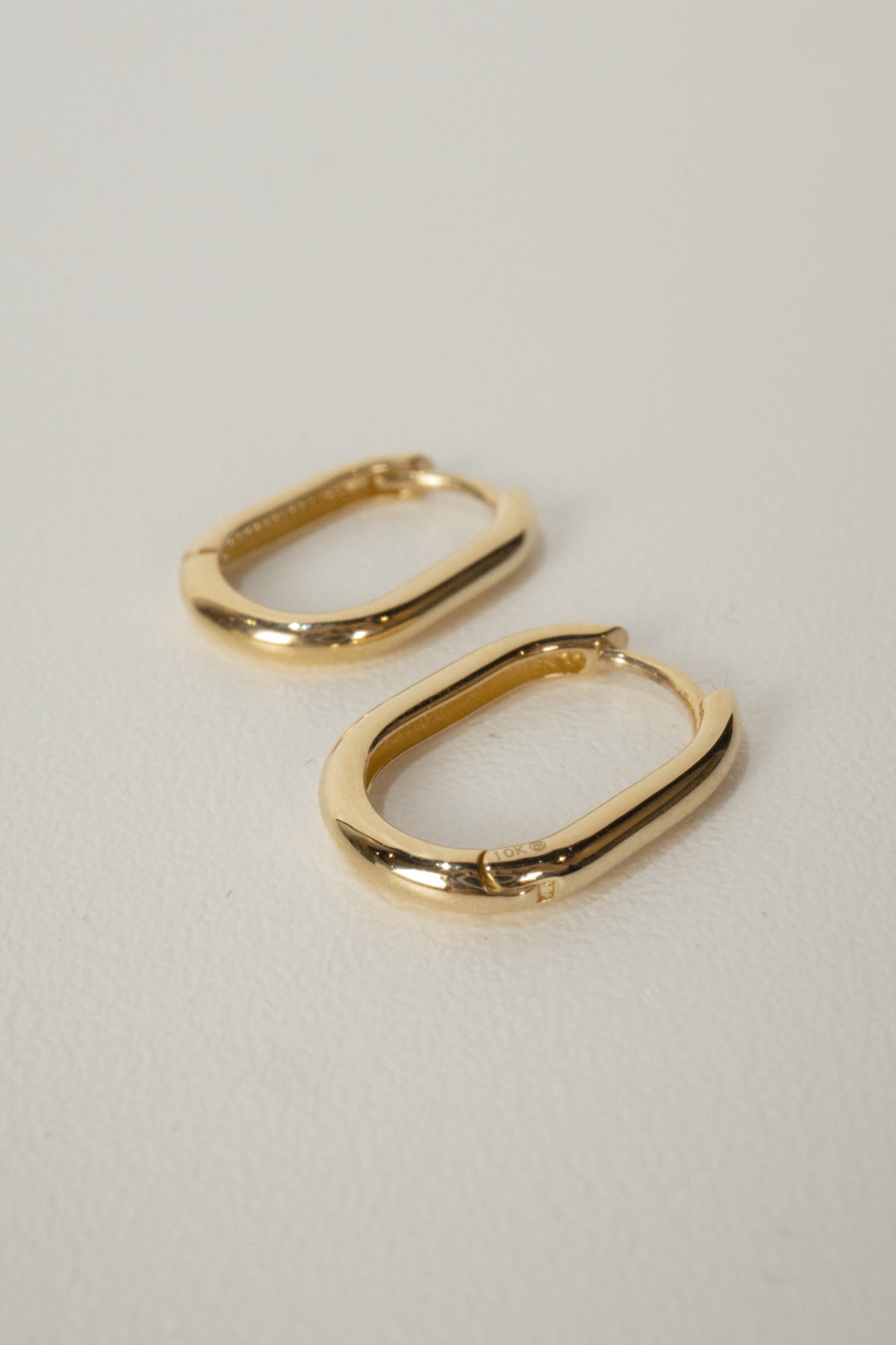 10k Amalie Hoop Earrings
