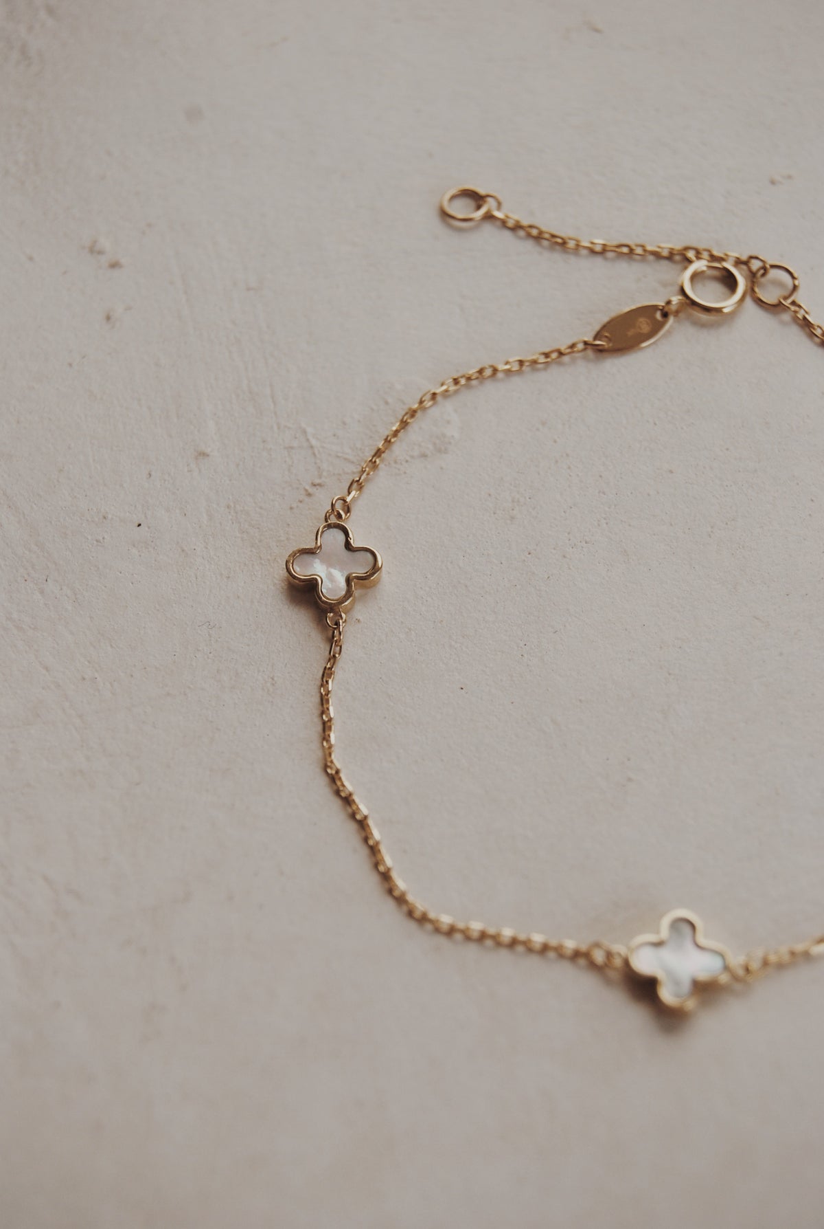 10k Gold Mother of Pearl Clover Bracelet