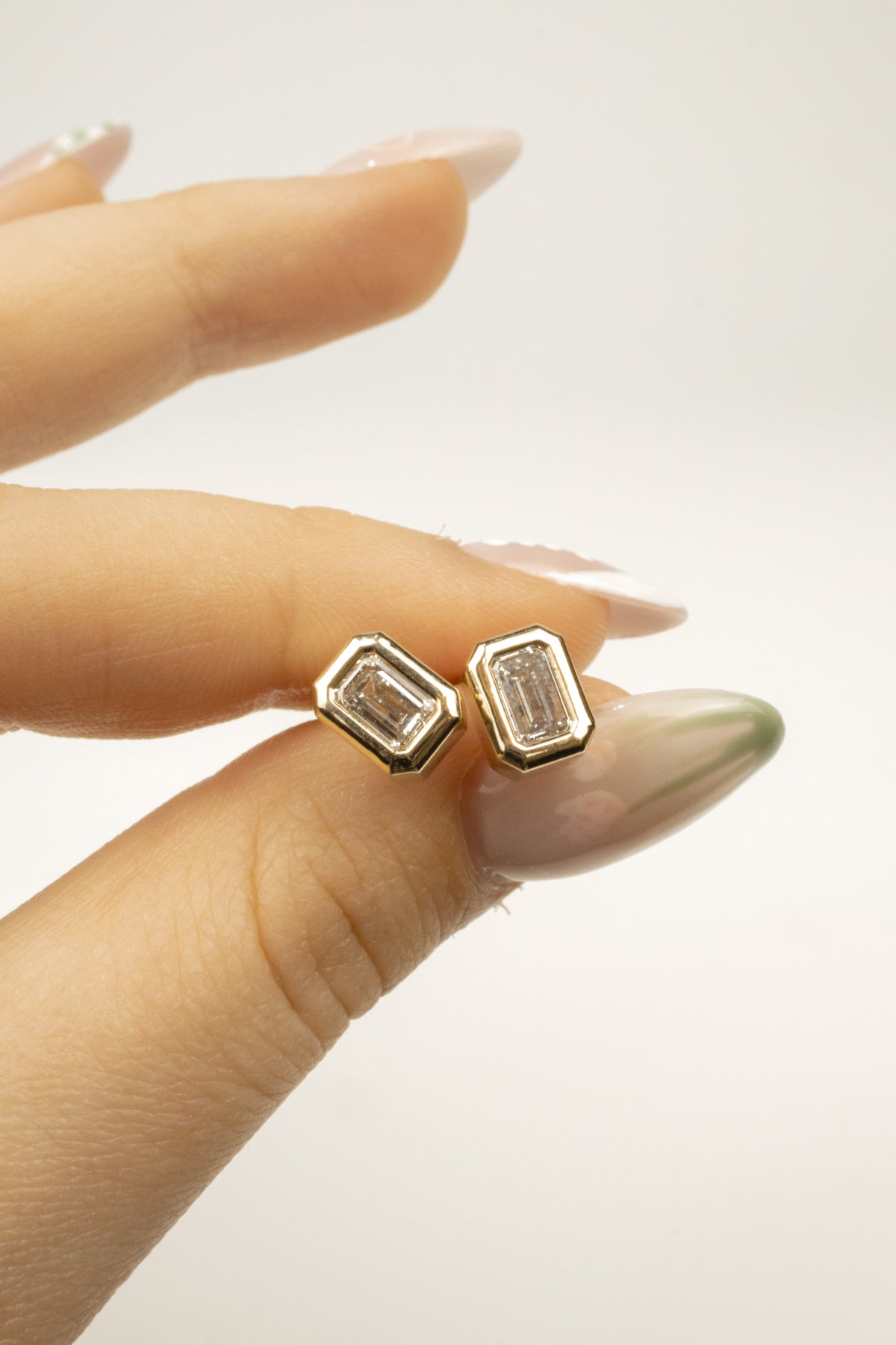 Farah Diamond Earrings- 1.5ctw Emerald