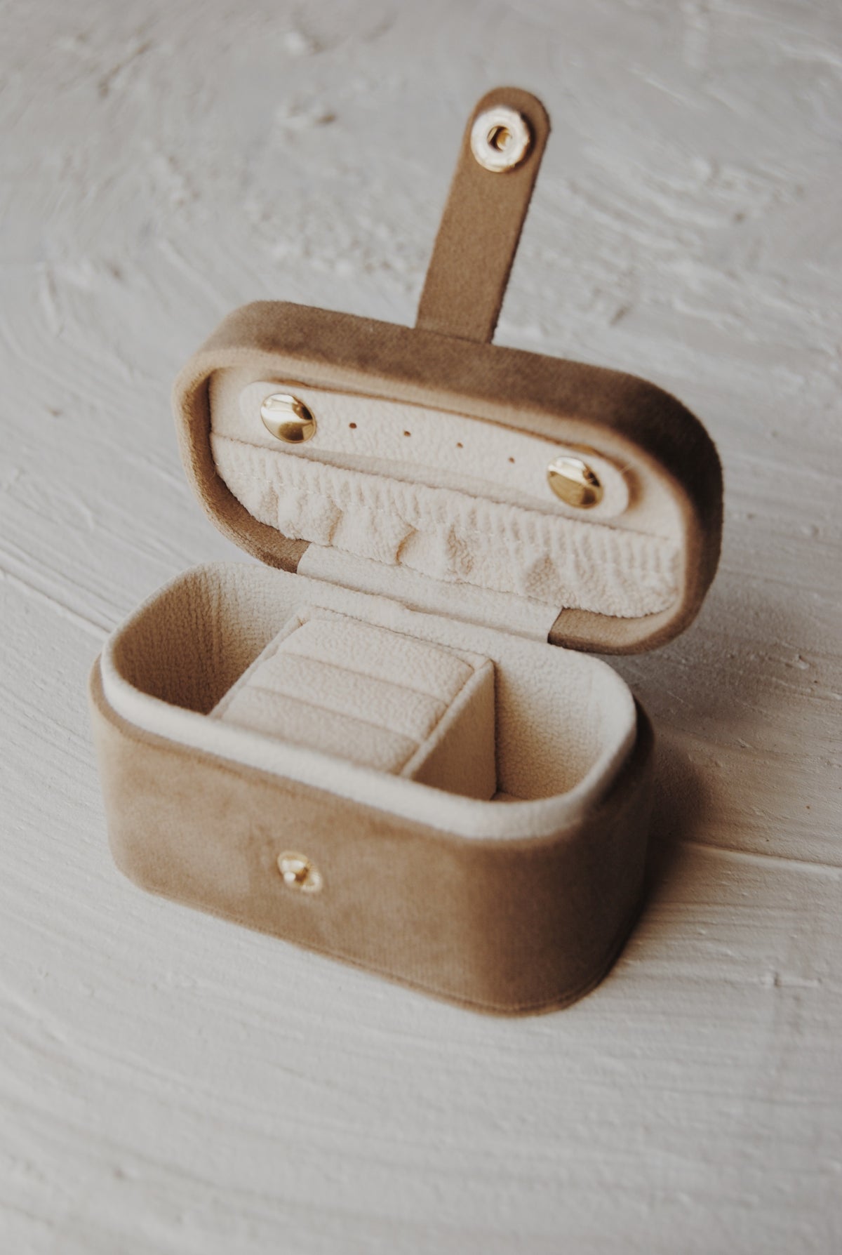 Sidekick Jewelry Box in Nudie