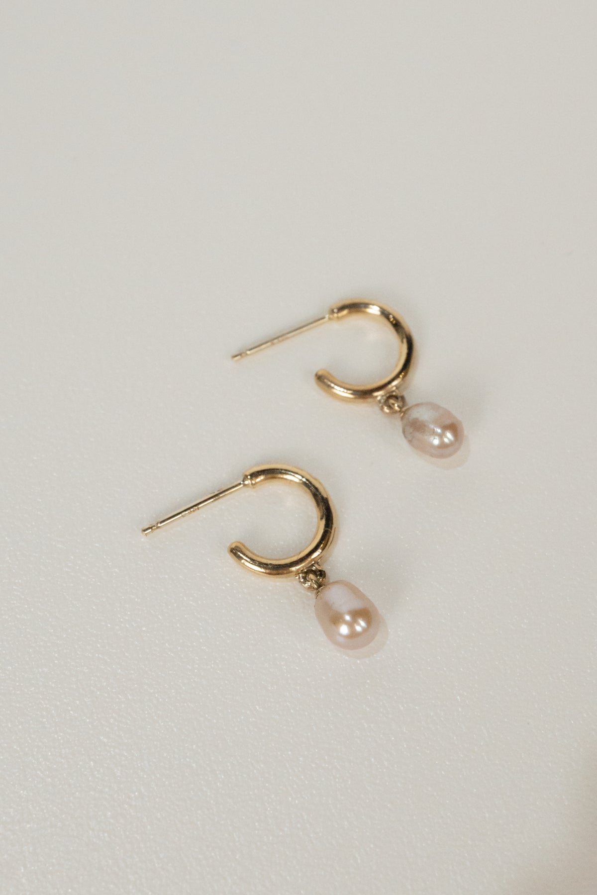 10k Chloe Pearl Earrings