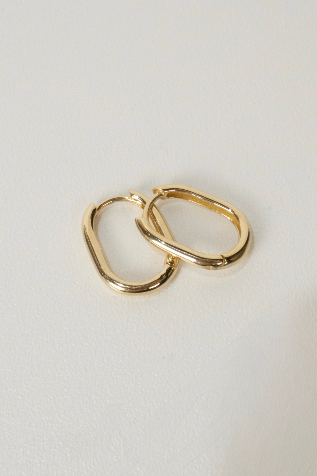 10k Amalie Hoop Earrings