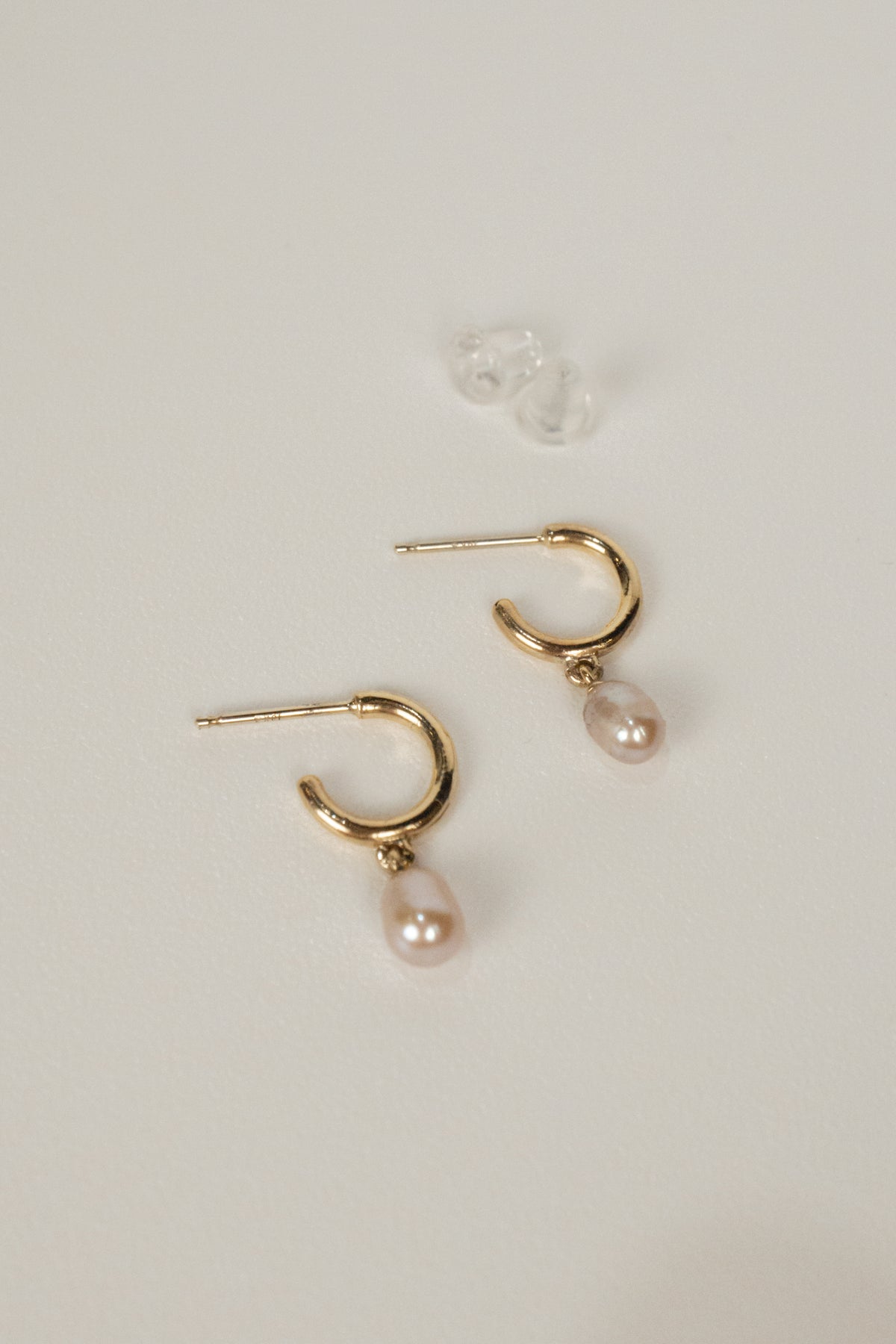 10k Chloe Pearl Earrings