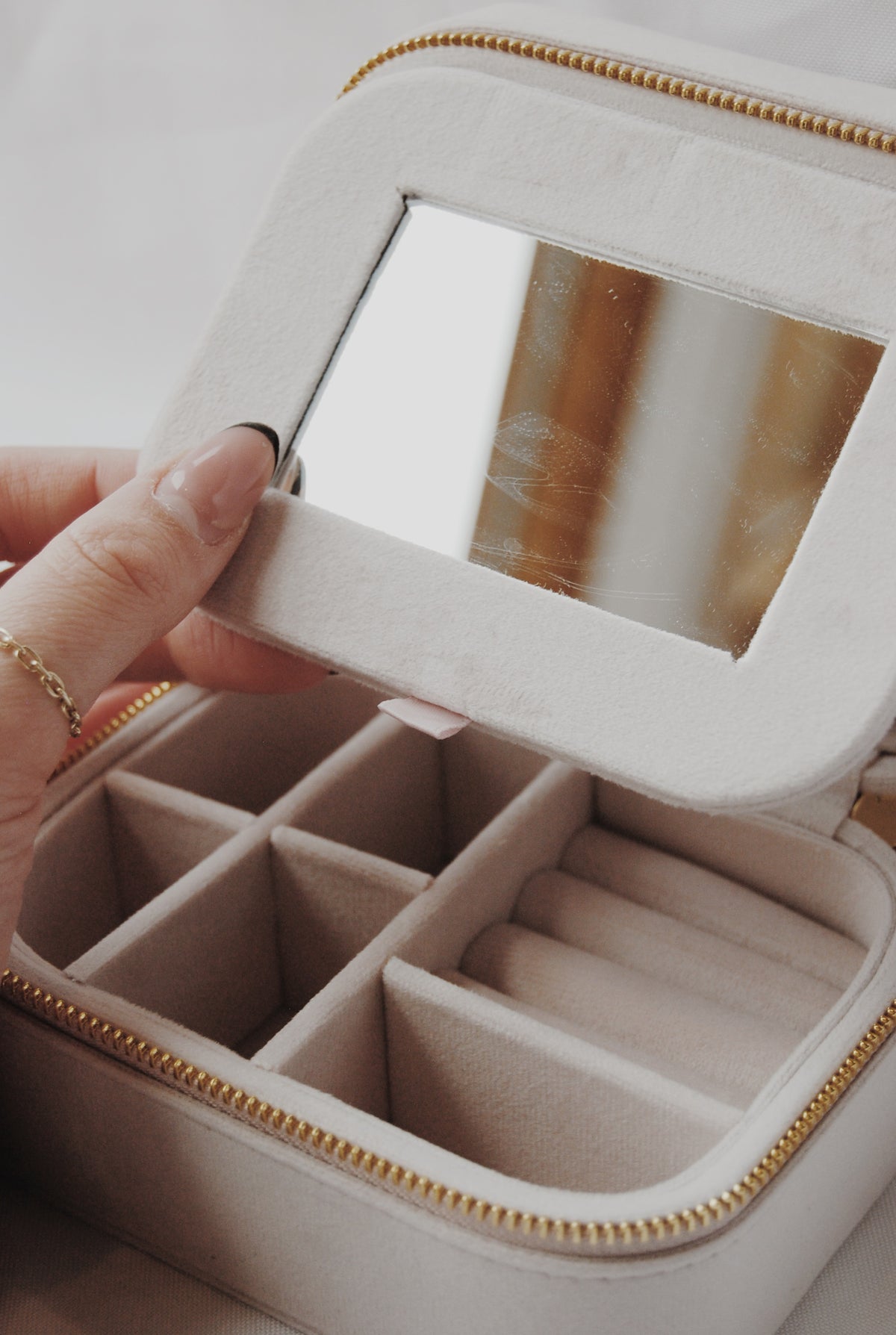 The Veteran Jewelry Box in  Lavender Haze