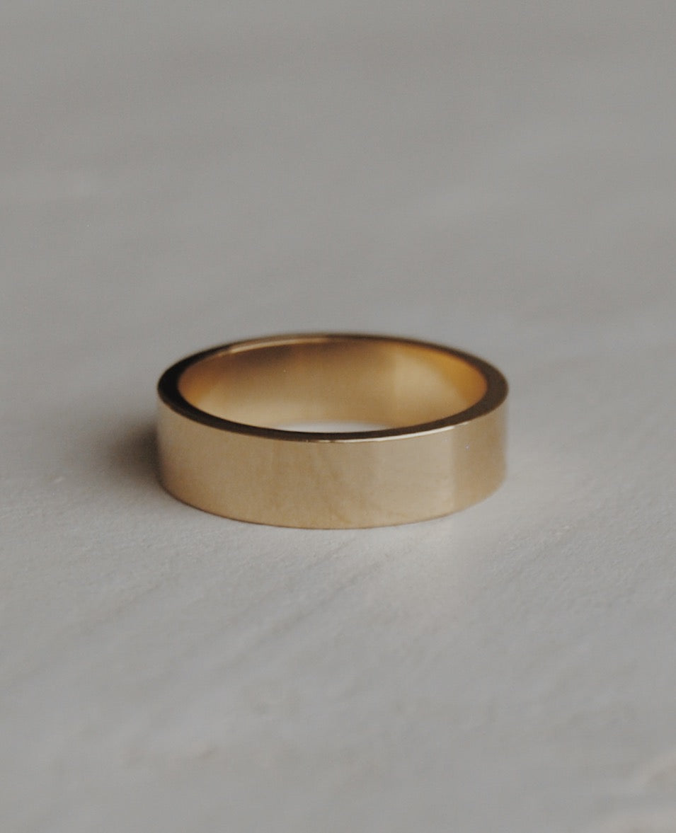 Luca Cigar Wedding Band