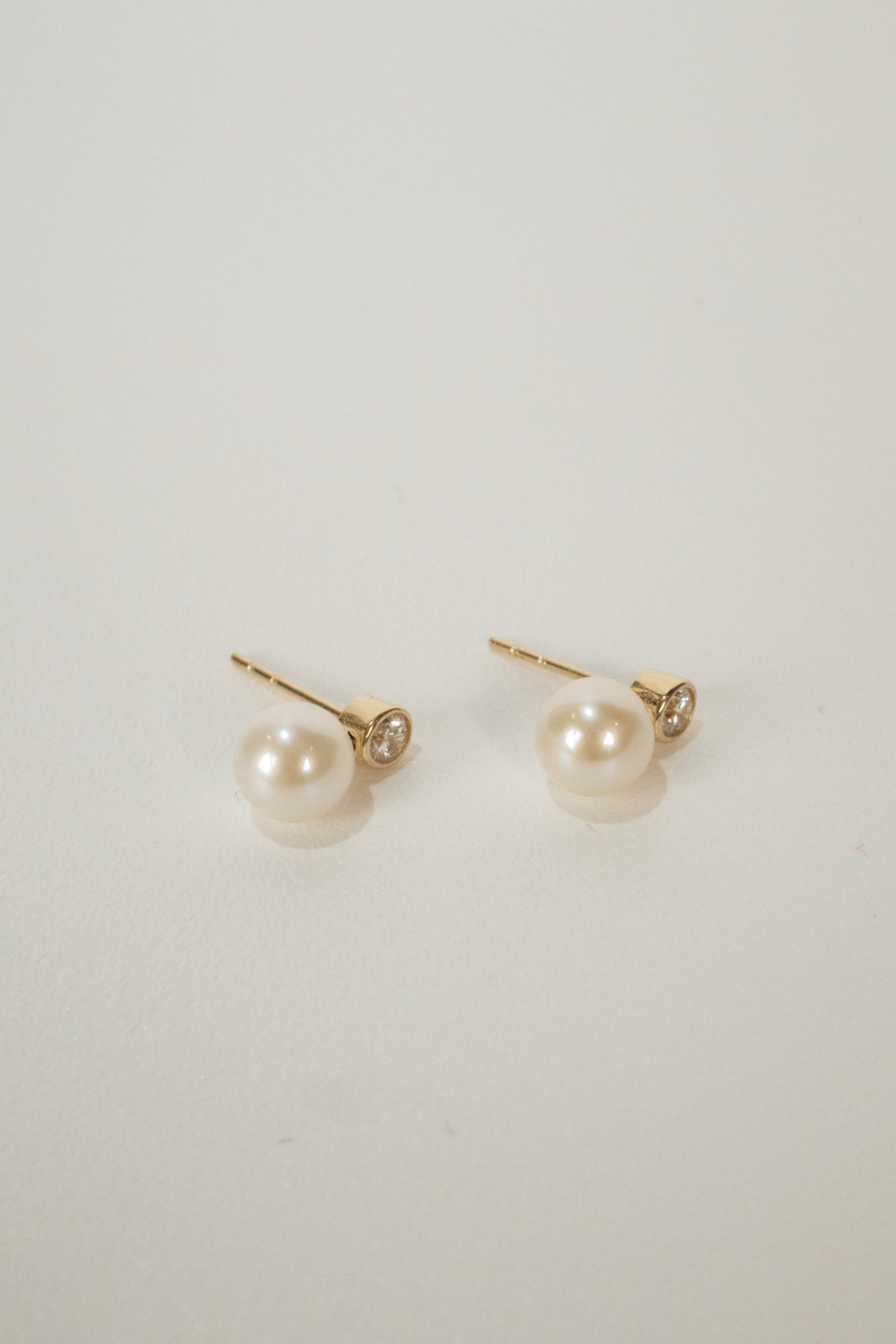 10k Winslow Pearl Earrings