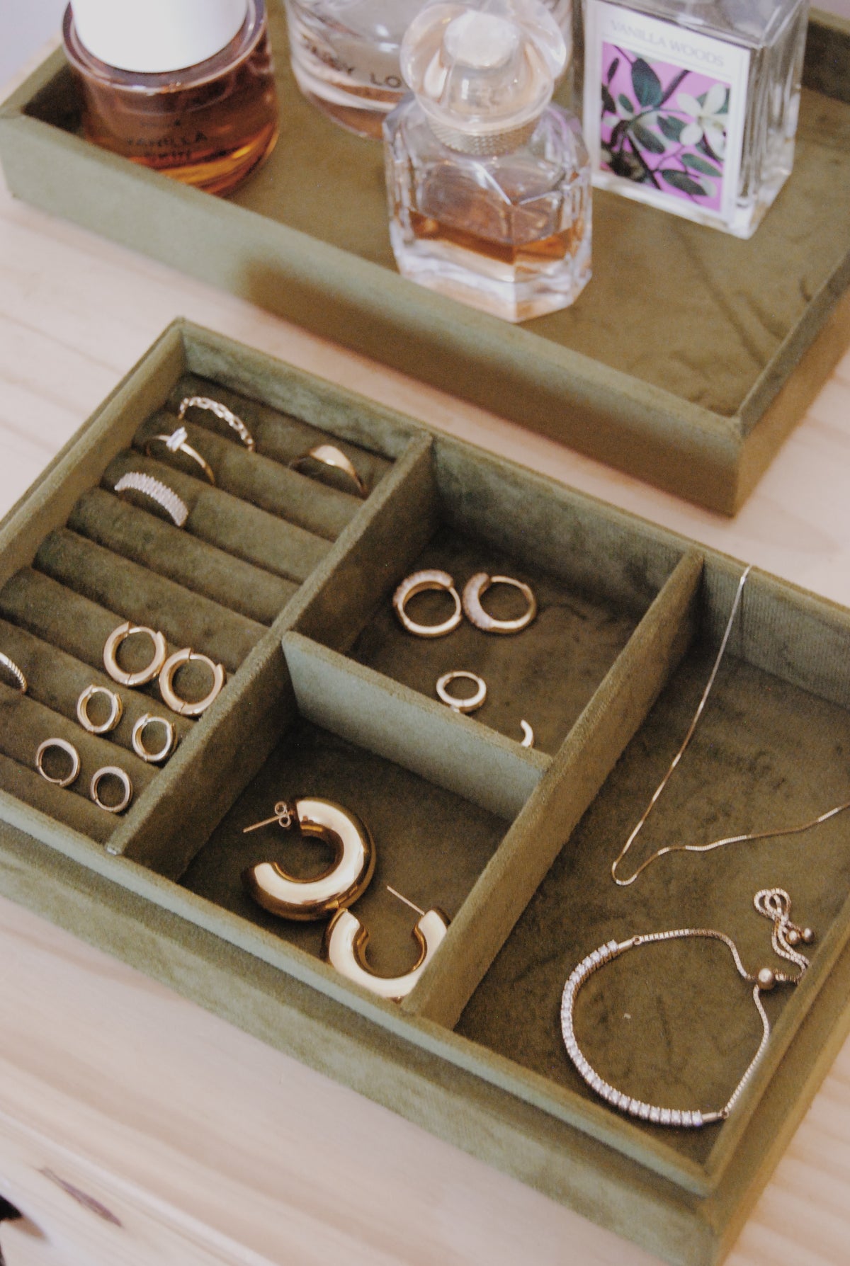 The Heirloom Jewelry Tray and Storage System in Forest