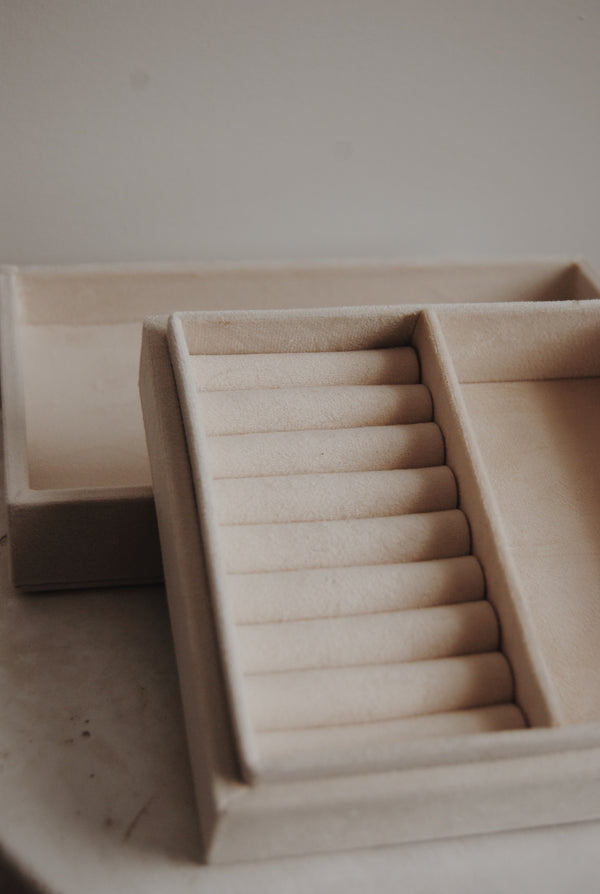 The Heirloom Jewelry Tray and Storage System in Baby's Breath