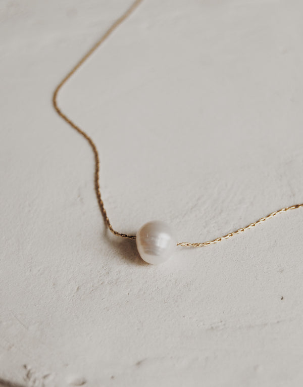 Frost Pearl Necklace