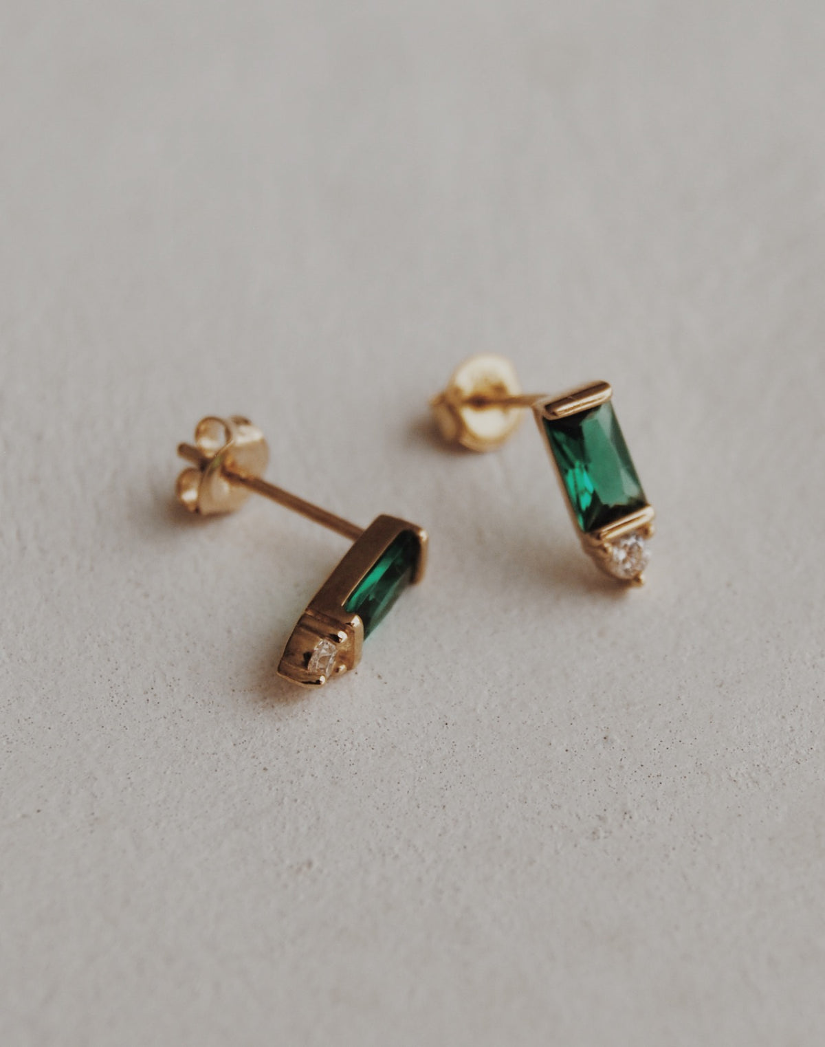 10k Baguette Emerald Stud Earrings