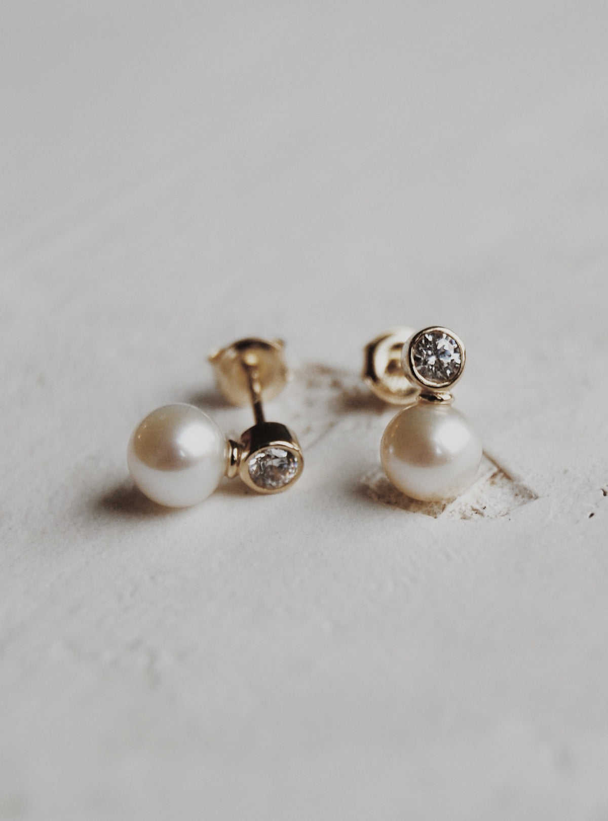 10k The Bride Pearl Stud Earrings