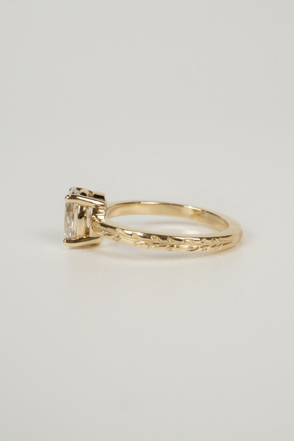 Olive Grove Engagement Ring- 1ct Oval
