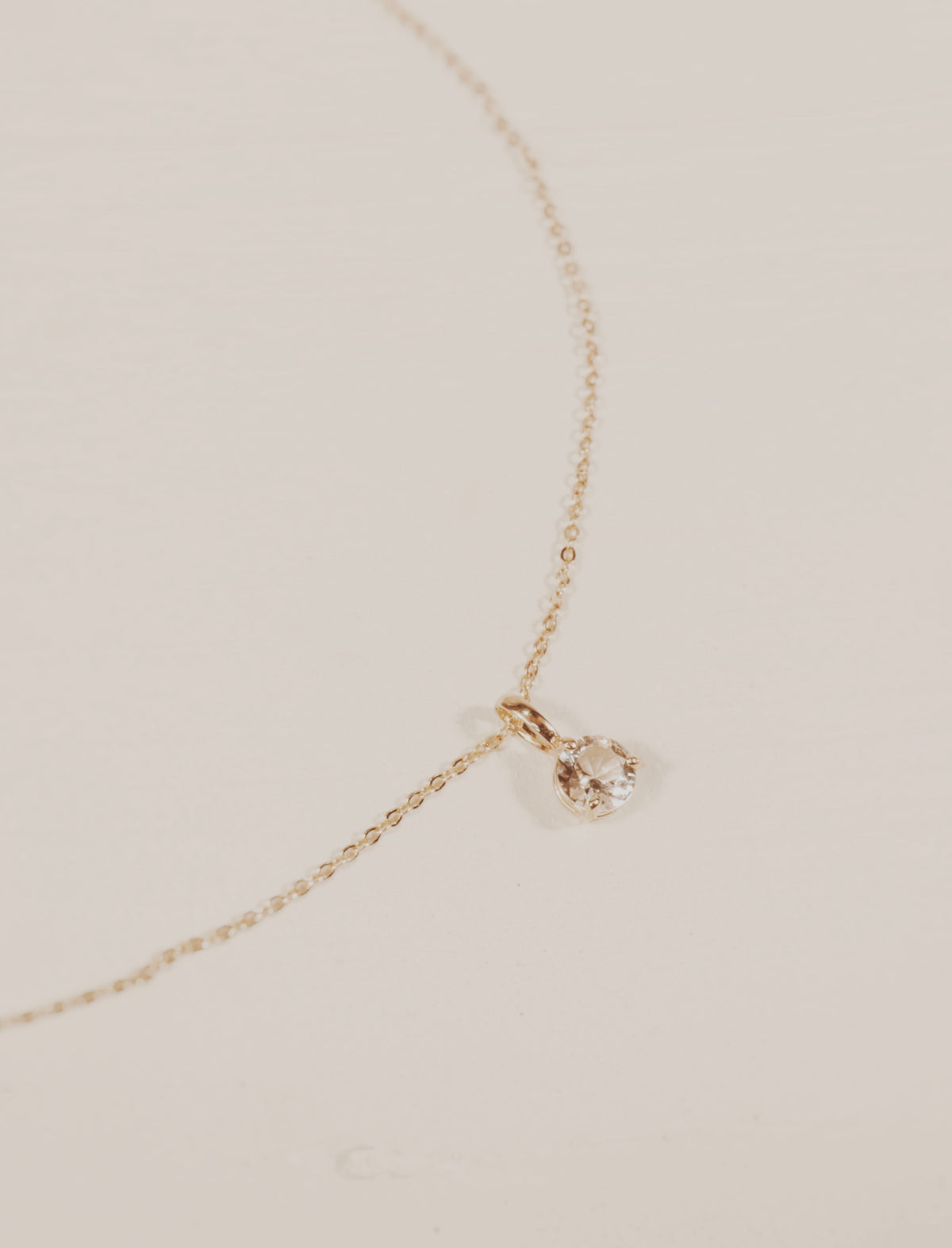 10k Olivia Dot Necklace