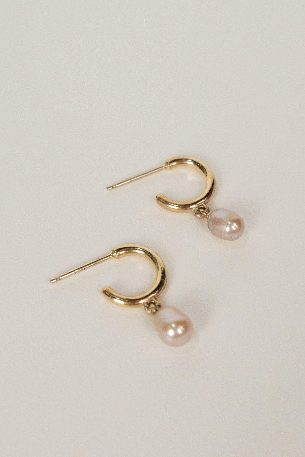 10k Chloe Pearl Earrings