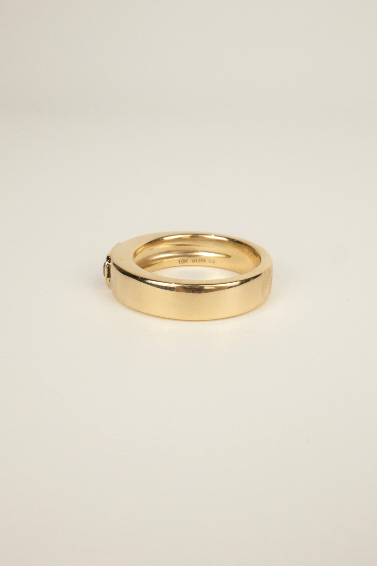 Oliver Men's Wedding Band