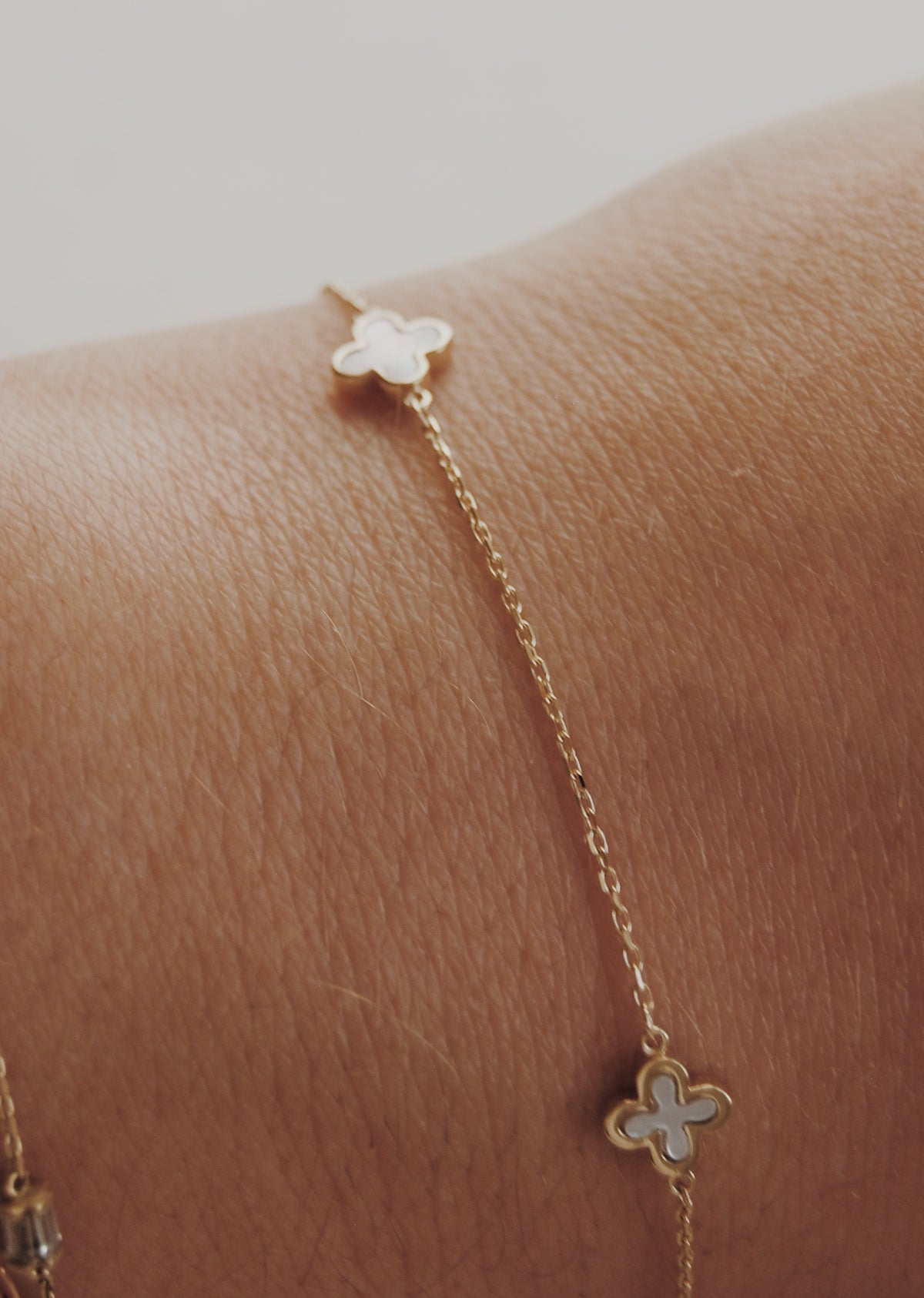 10k Gold Mother of Pearl Clover Bracelet