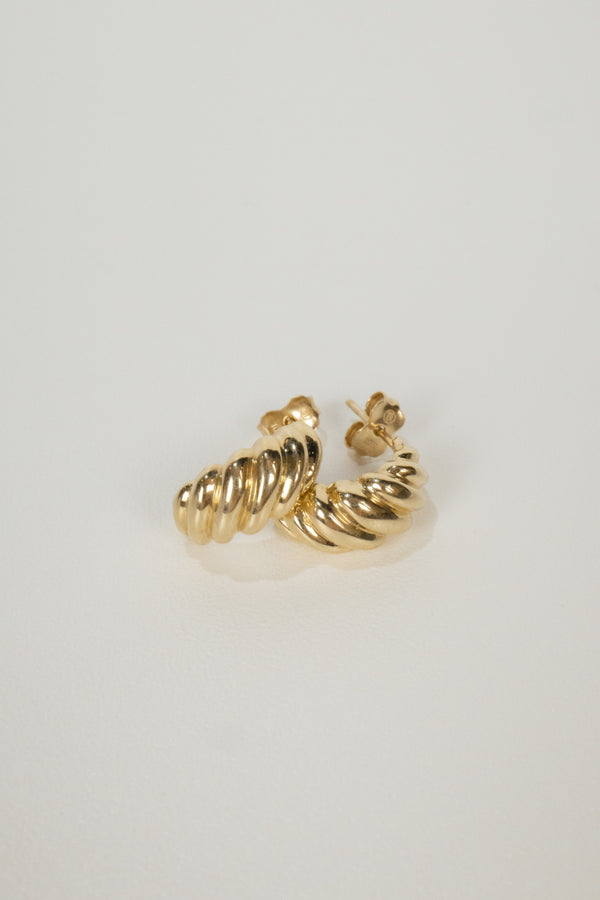 10k Willa Hoop Earrings