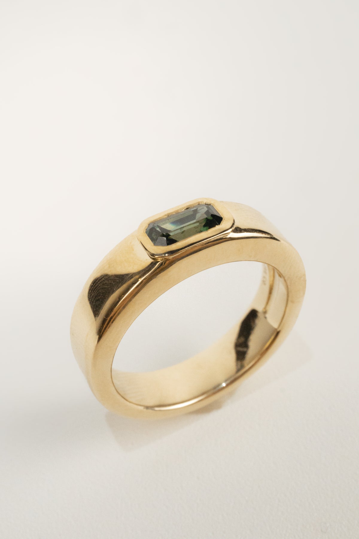 Oliver Men's Wedding Band