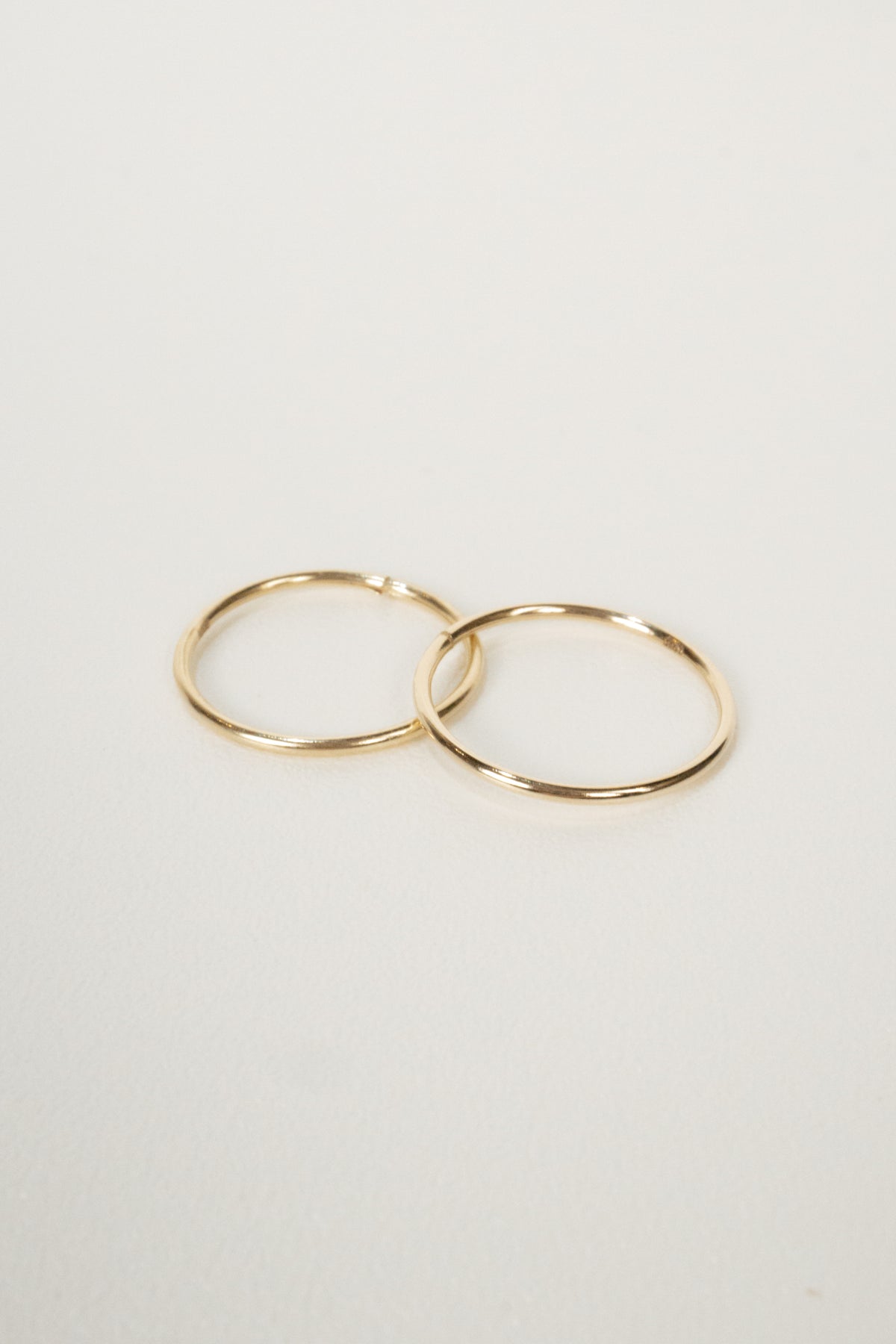 10k Seamless Hoop Earrings - 16 mm