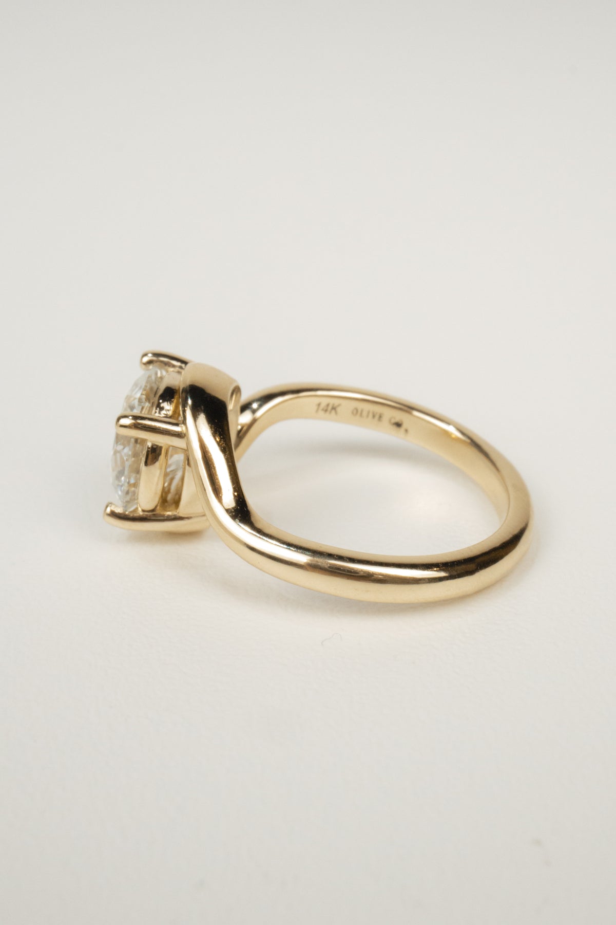 Koen Engagement Ring- 2.5ct Round