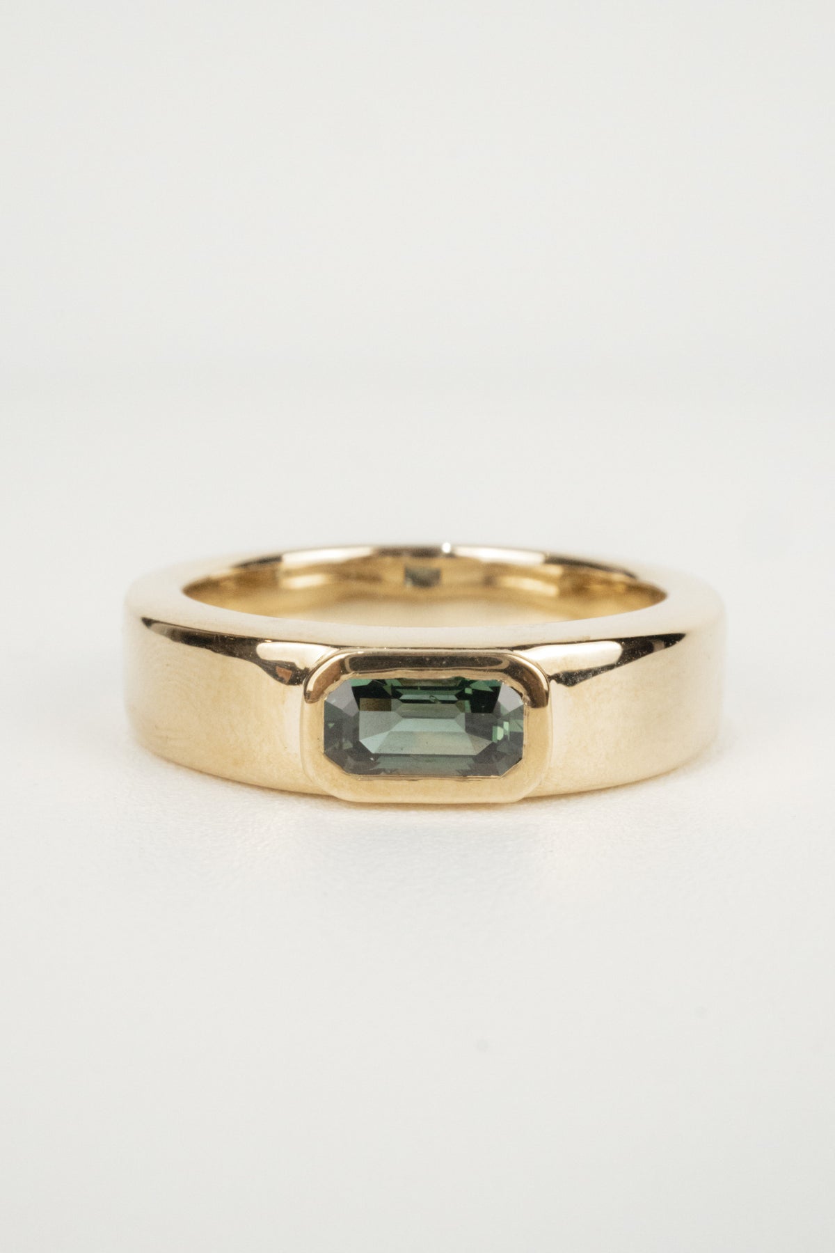 Oliver Men's Wedding Band