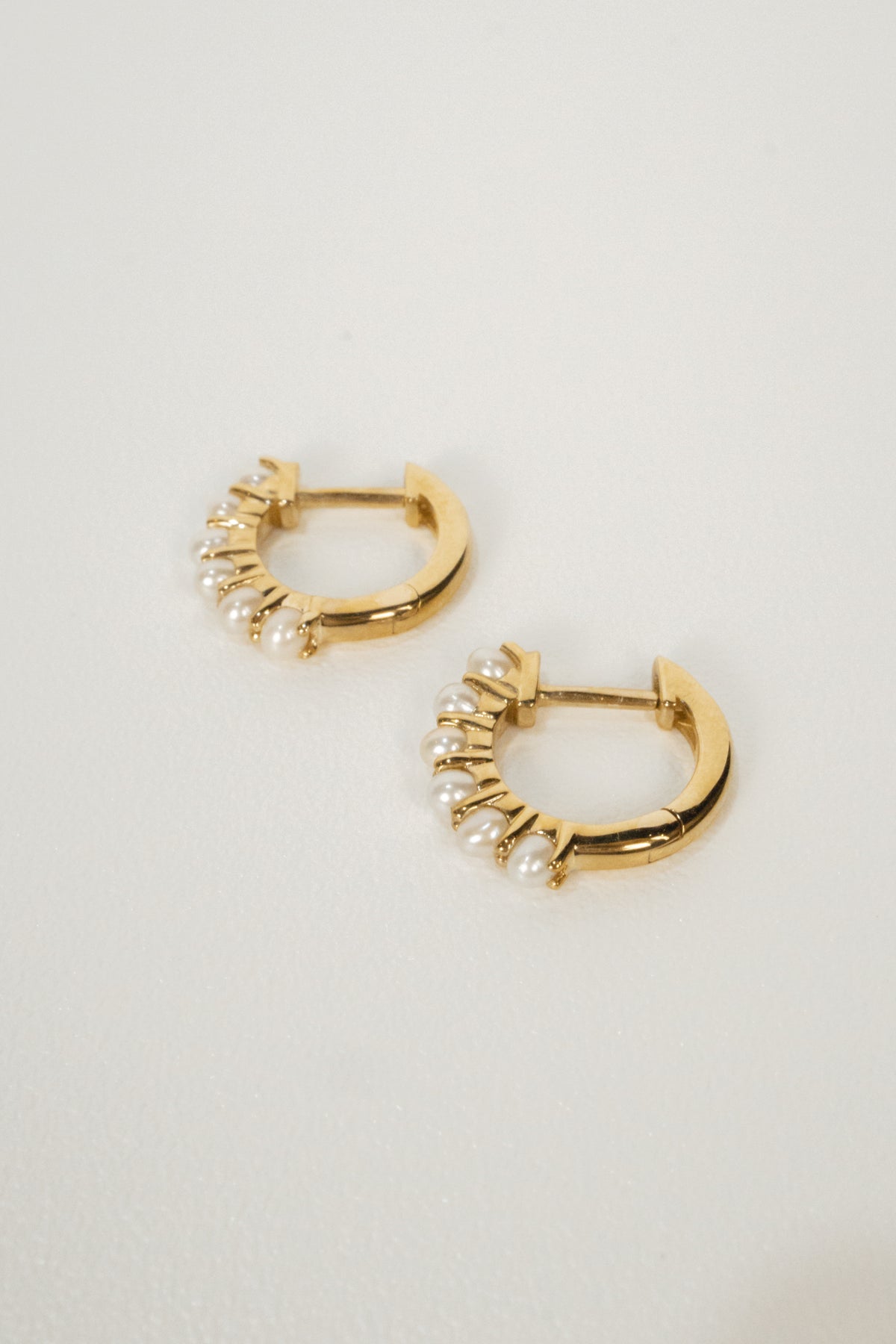 9k Bailey Pearl Huggie Hoops