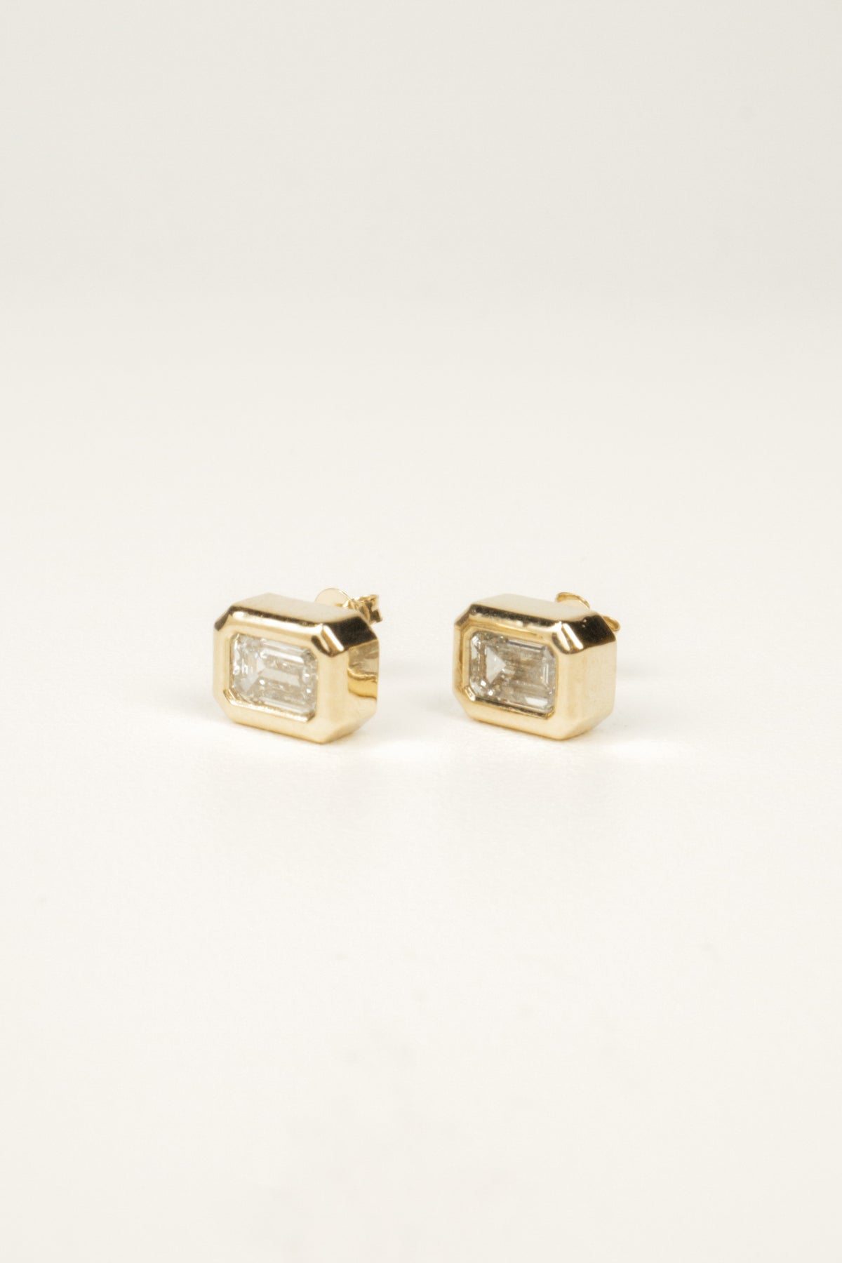Farah Diamond Earrings- 1.5ctw Emerald