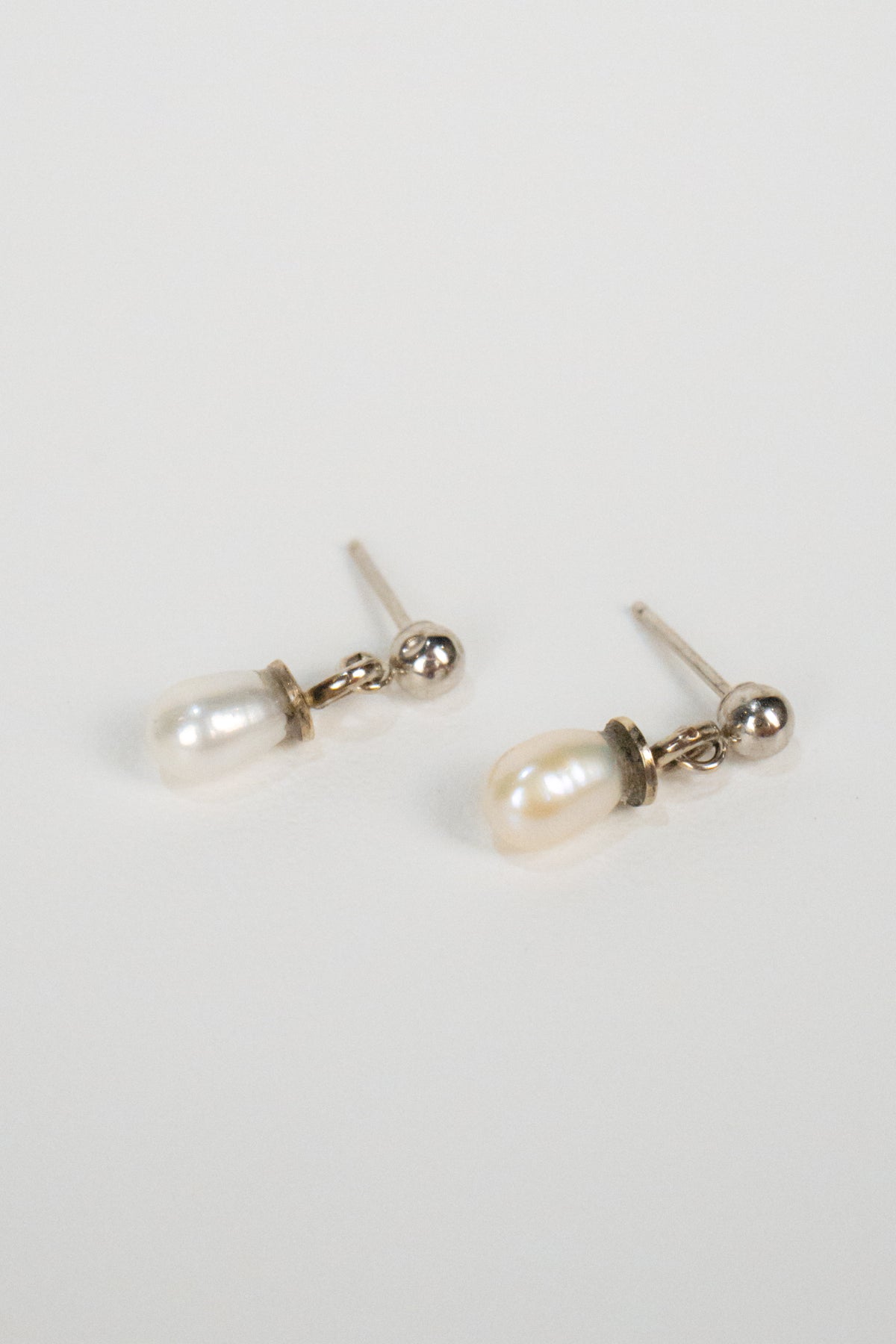 10K Pipa Pearl Earrings