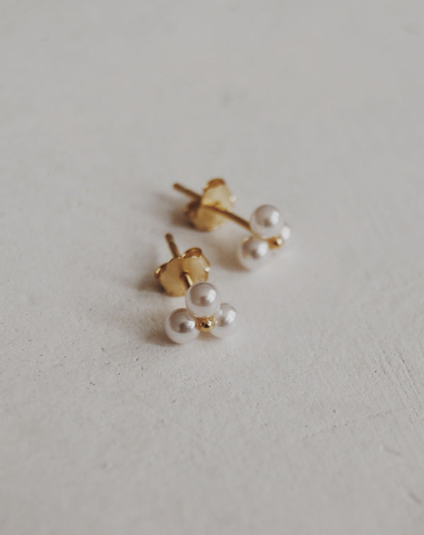 Pearl Daisy Stud Earrings