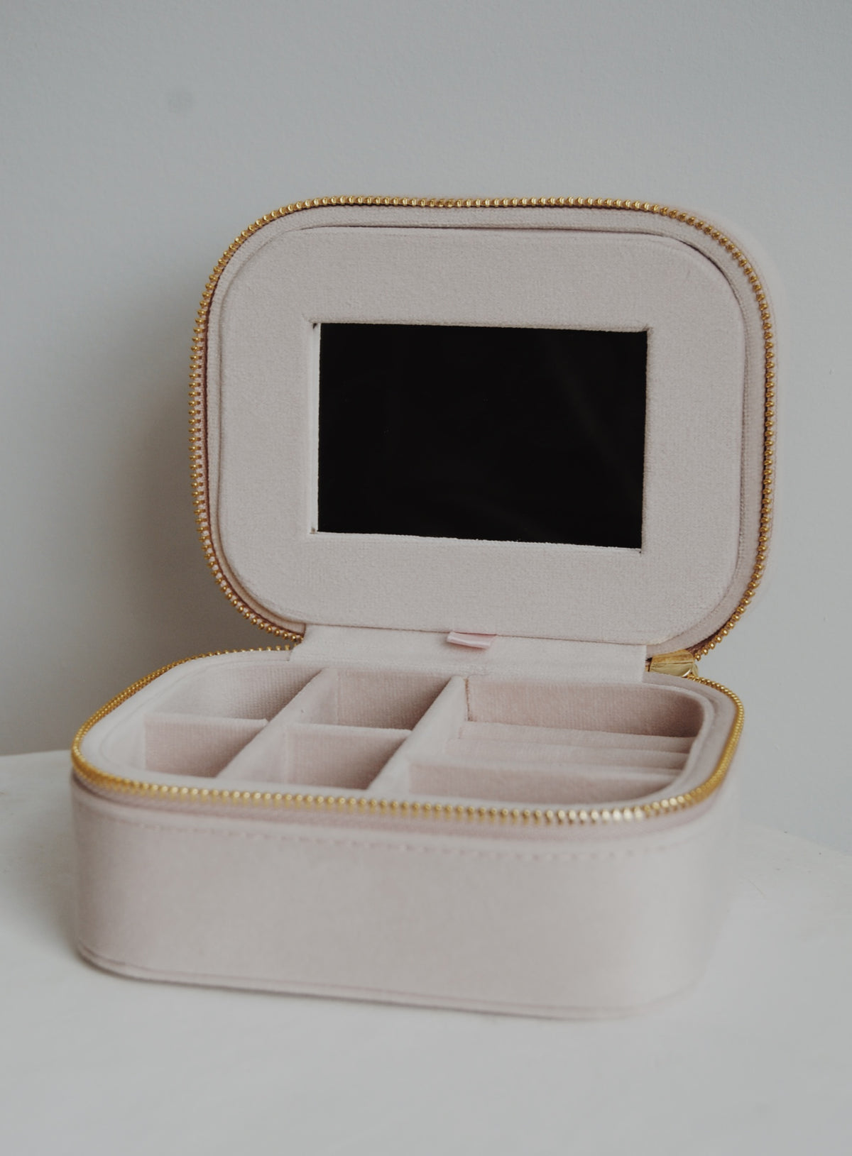 The Veteran Jewelry Box in  Lavender Haze