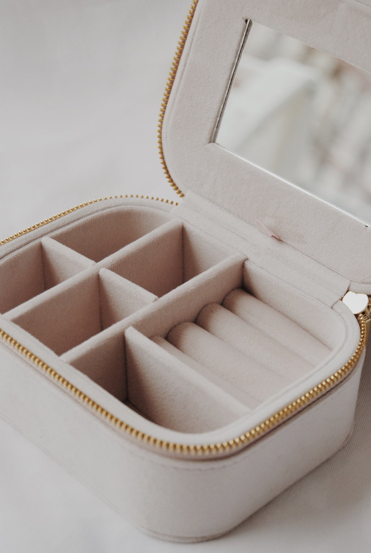 The Veteran Jewelry Box in  Lavender Haze