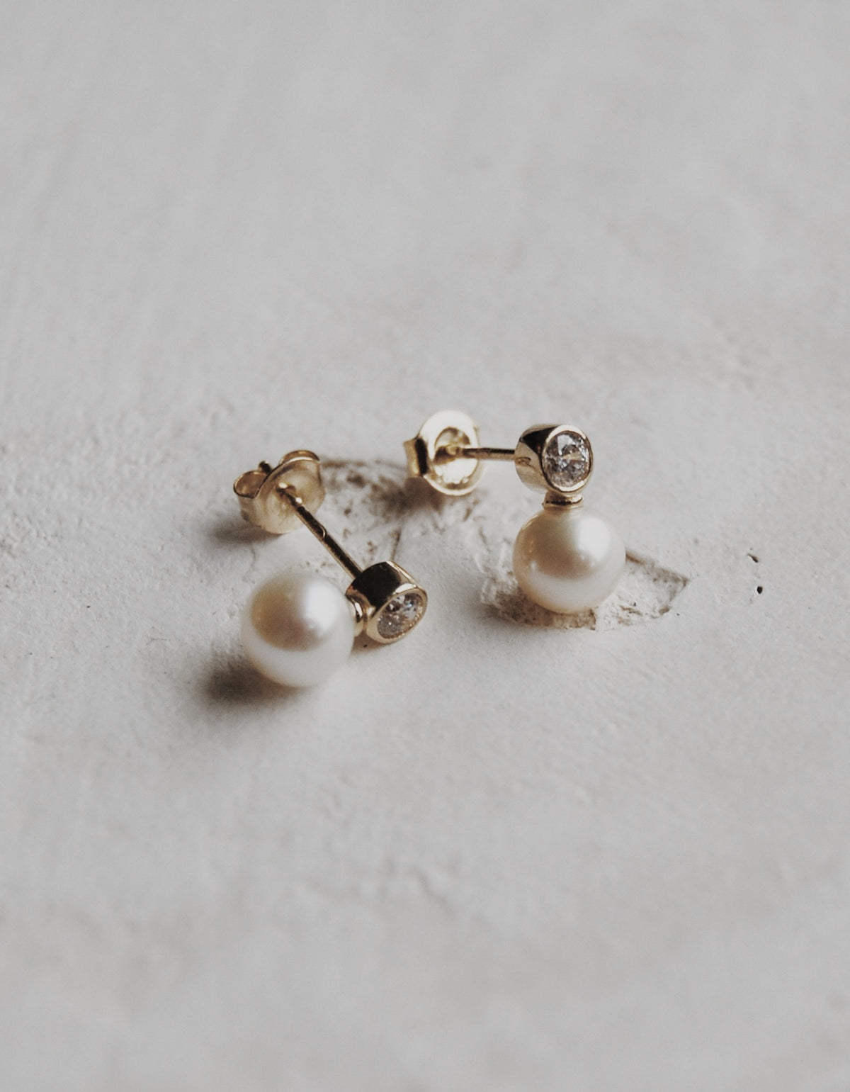 10k The Bride Pearl Stud Earrings