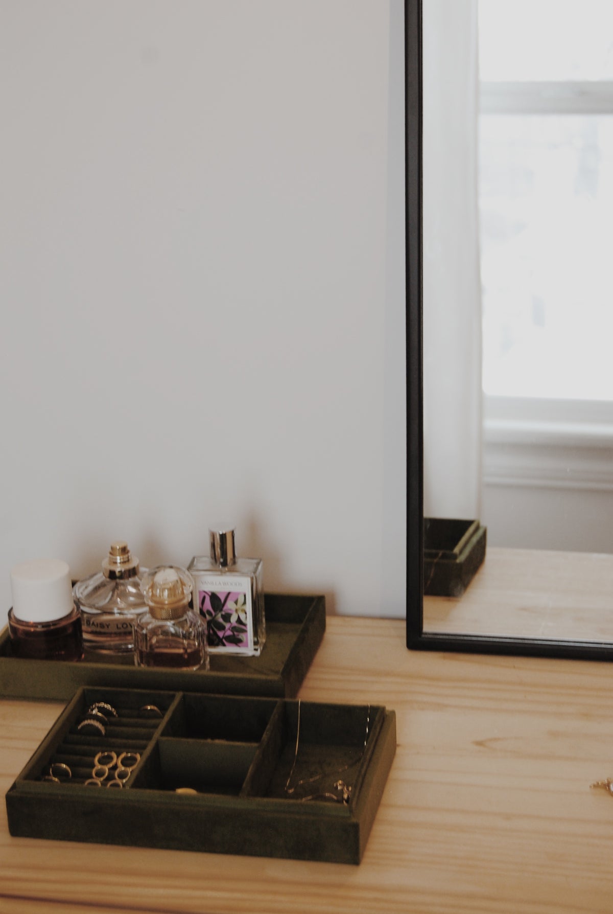 The Heirloom Jewelry Tray and Storage System in Baby's Breath