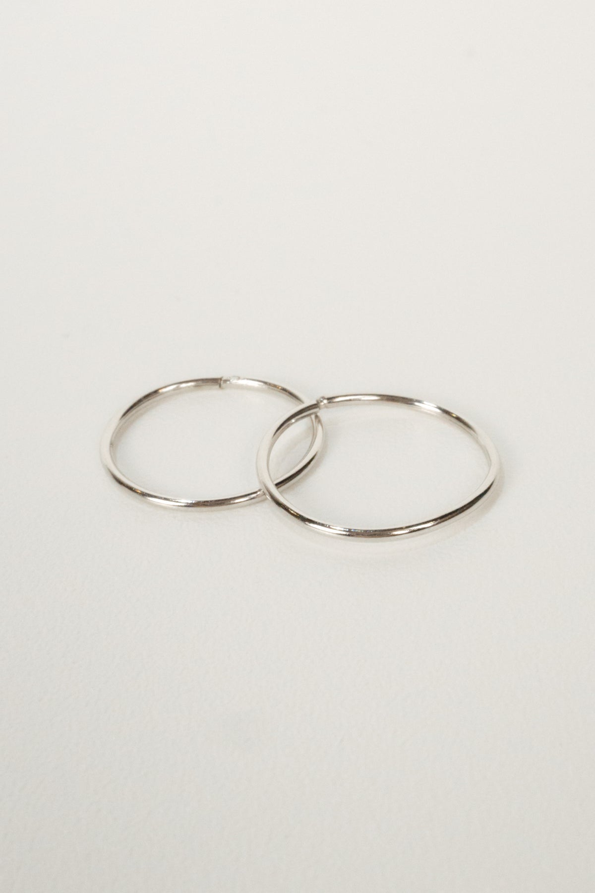 10k Seamless Hoop Earrings - 16 mm