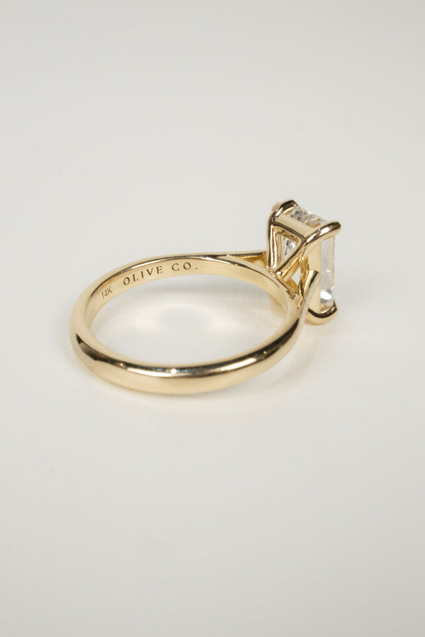 Piper Engagement Ring- Emerald 2.5 ct