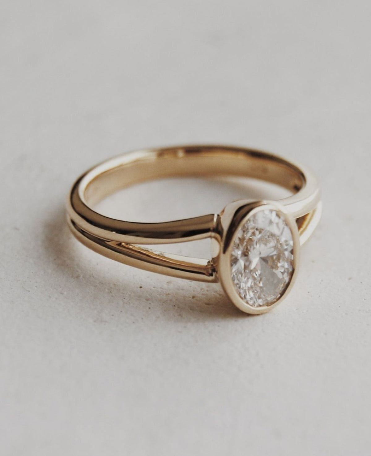 Mabel Engagement Ring- 1ct Oval Moissanite